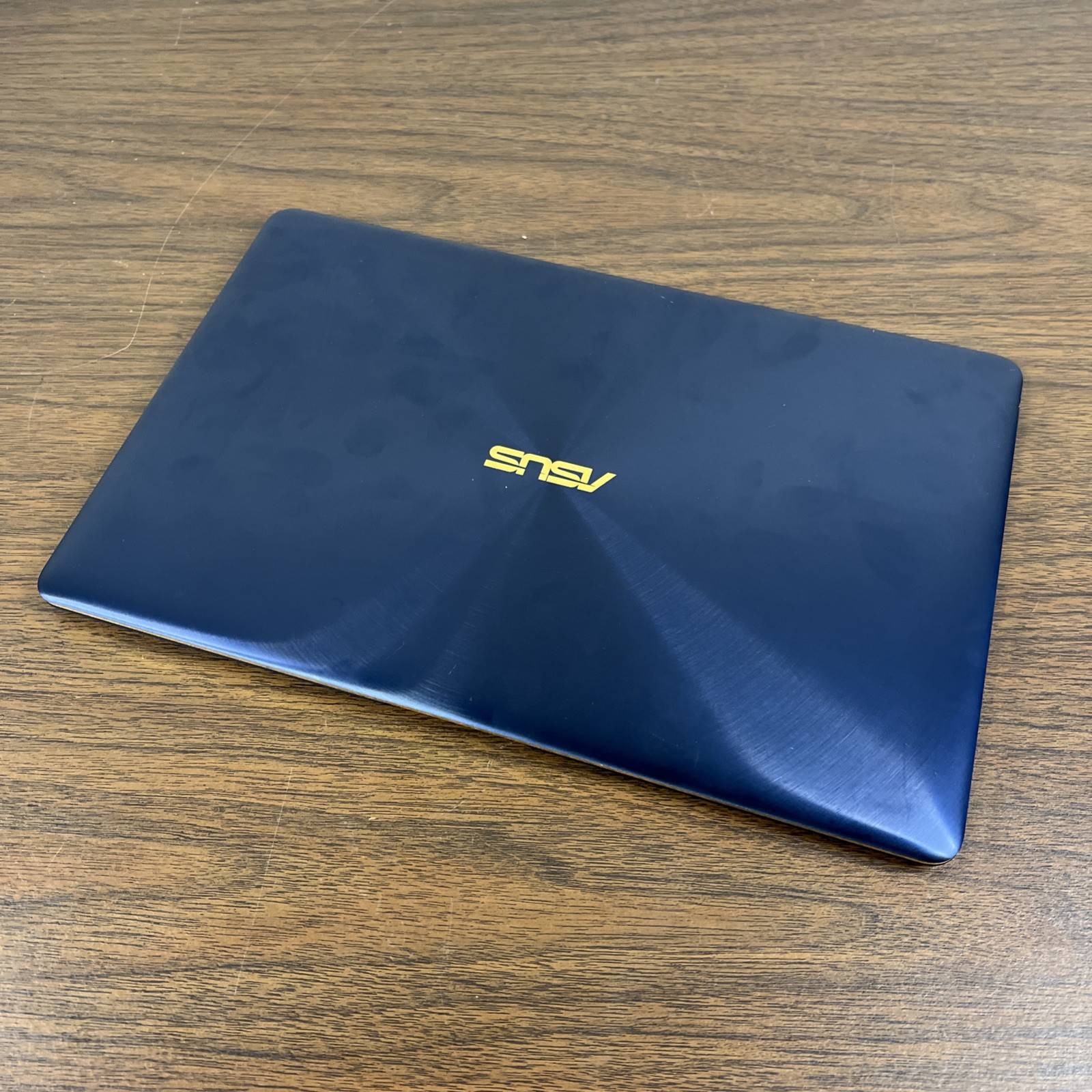 ASUS ZENBOOK UX490U I7 8GB RAM (POWERS ON, NO IMAGE) NO SSD – FOR PARTS/REPAIR