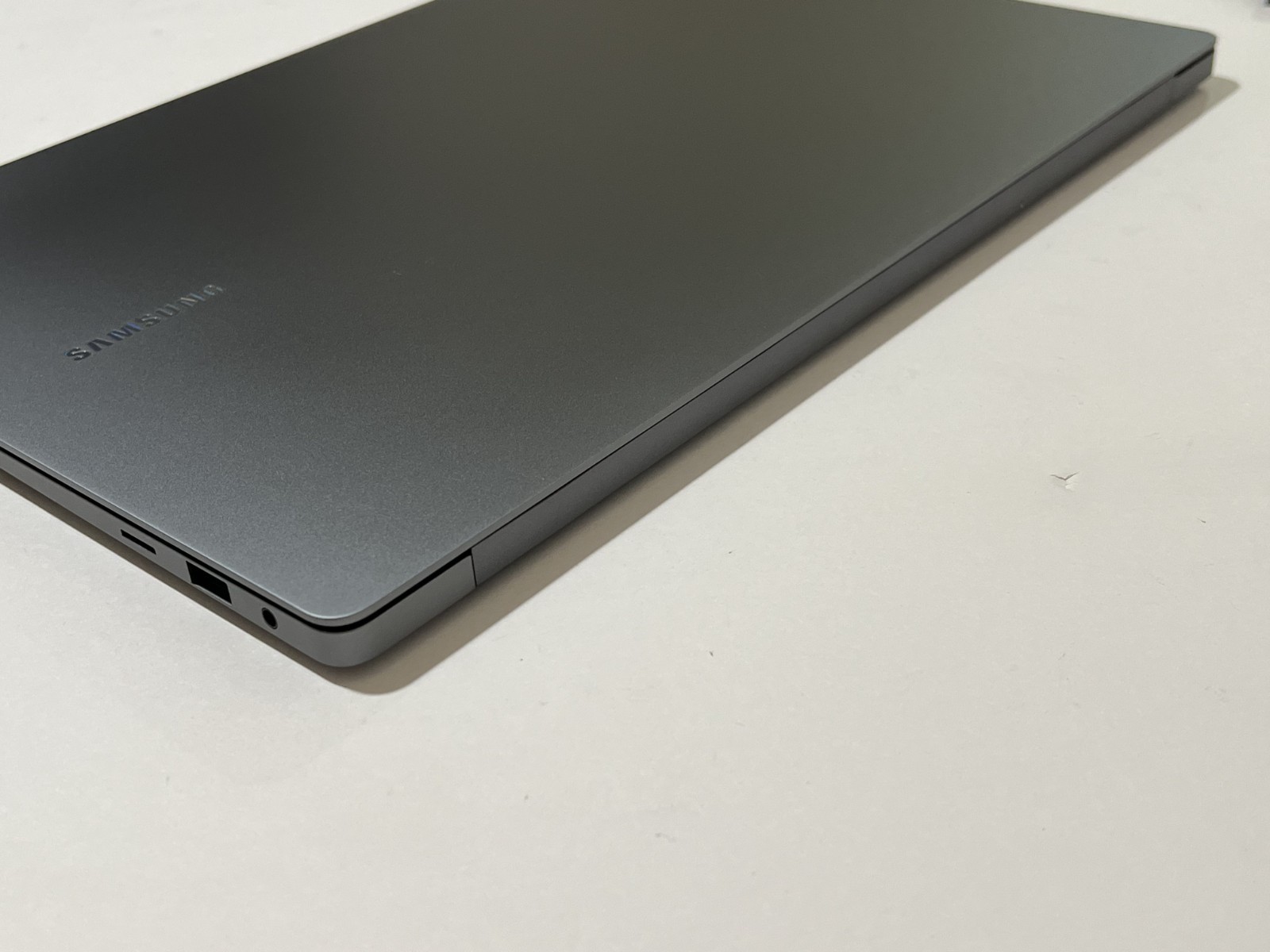 Samsung Galaxy Book5 Pro 16″ 3K Touch PC Ultra 7 RAM 32GB SSD 1TB NP960XHA #0D