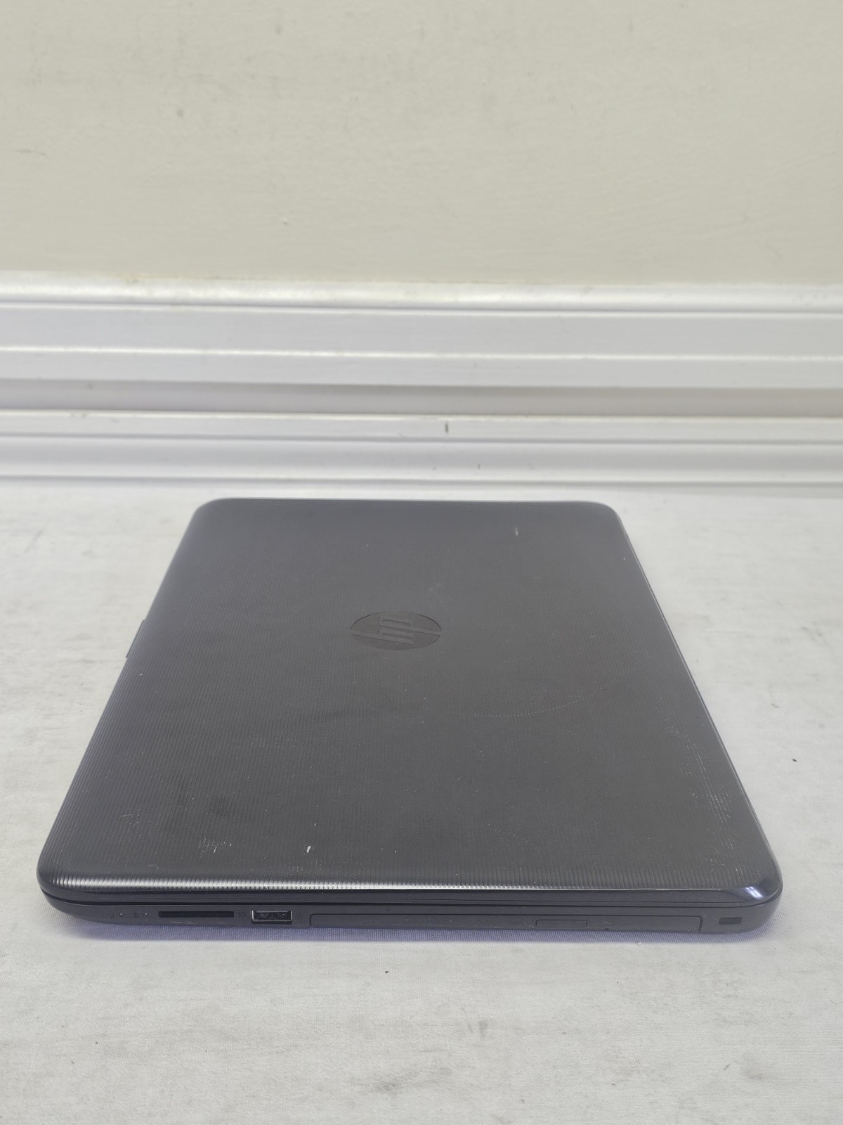 HP 15-ba018wm Laptop – AMD E2-7110 – 4GB RAM – 500GB HDD – Screws Gone – Win 10