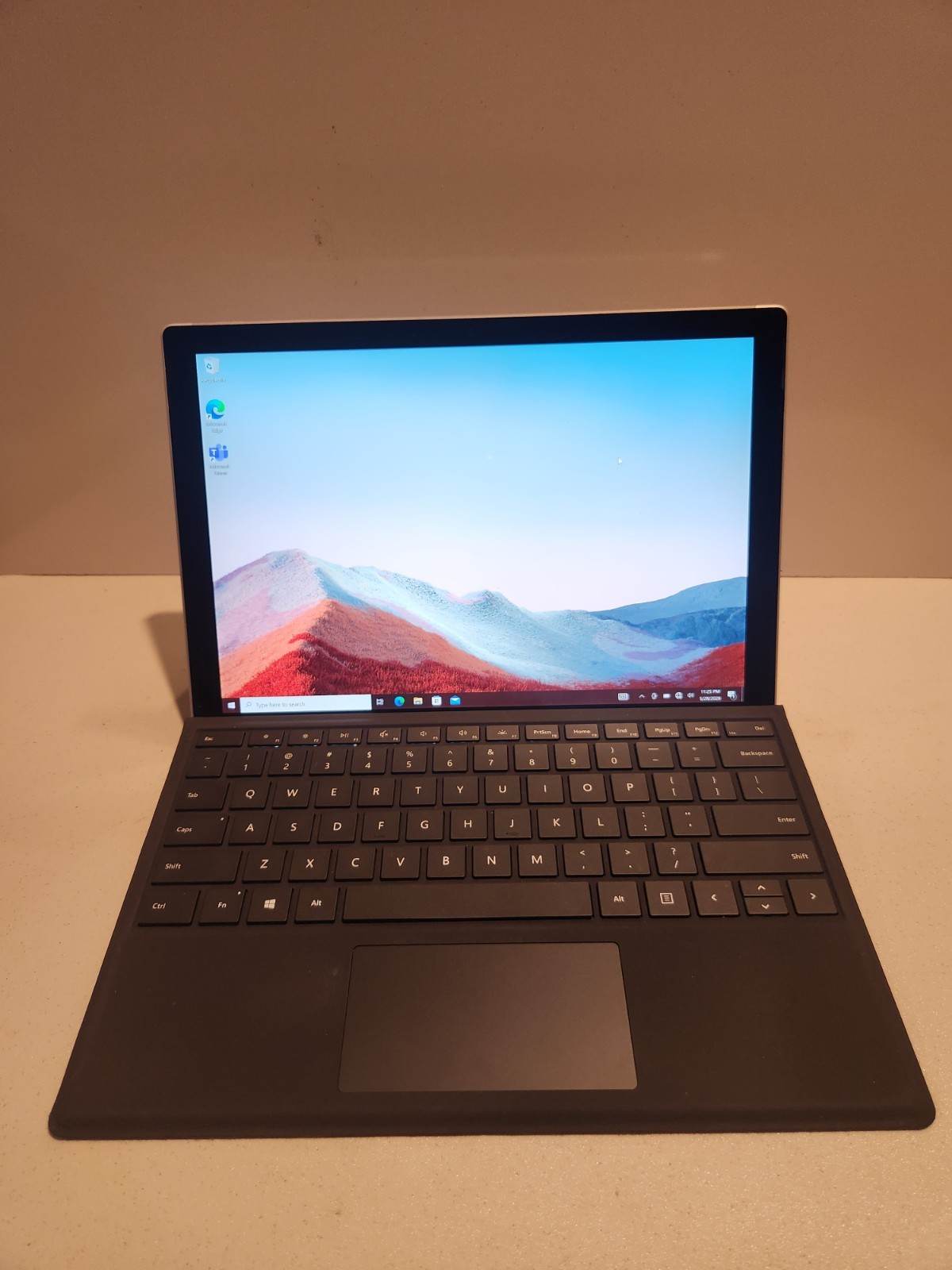 Microsoft Surface Pro 7+ i7, 16GB, 256 SSD 11th Gen 1165G7 processor.wind 11 pro