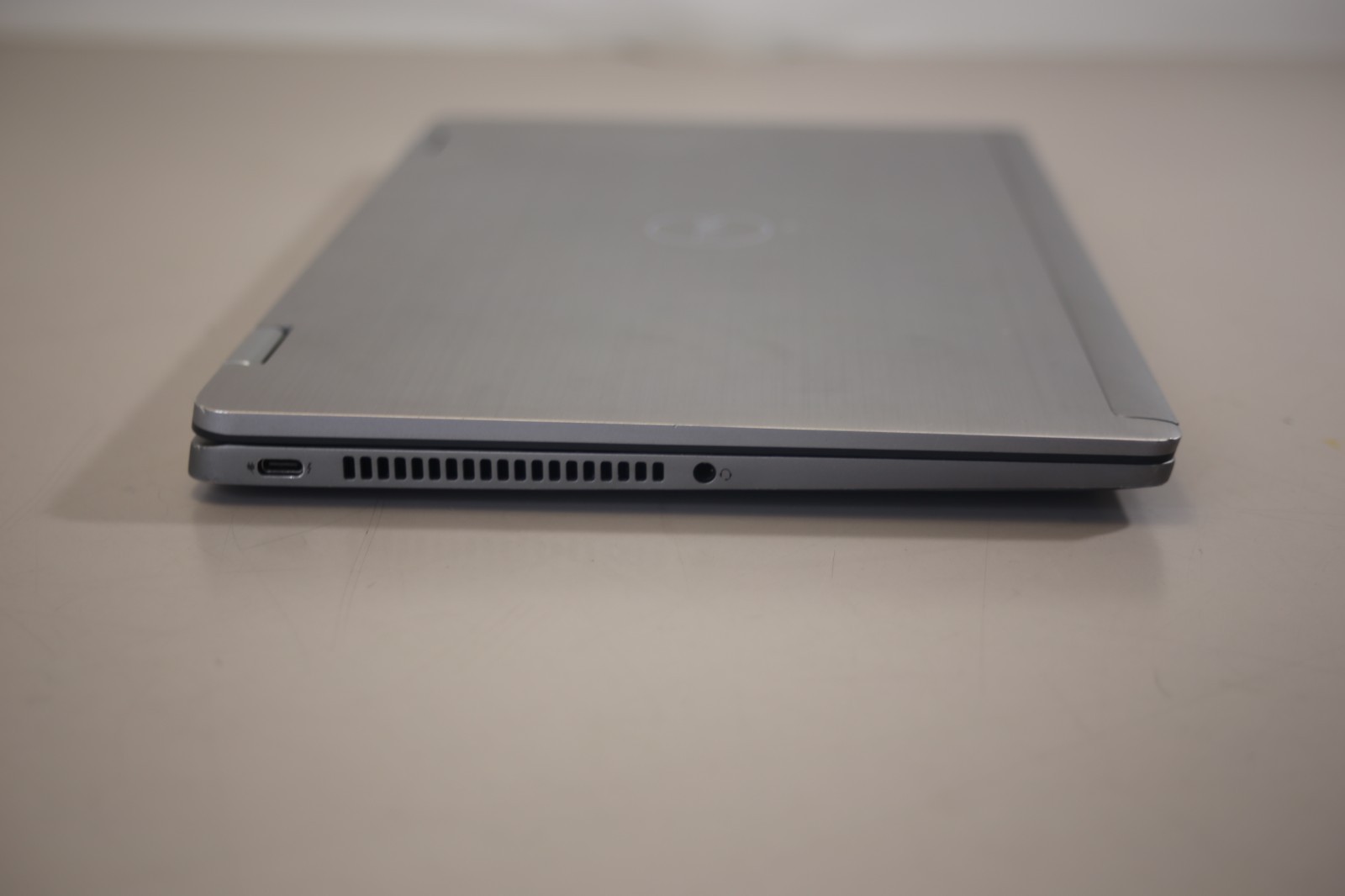 Dell Latitude 7430 Core i7-1265U 16GB Ram 256 GB NVMe Win 11P 2-in-1 Touchscreen