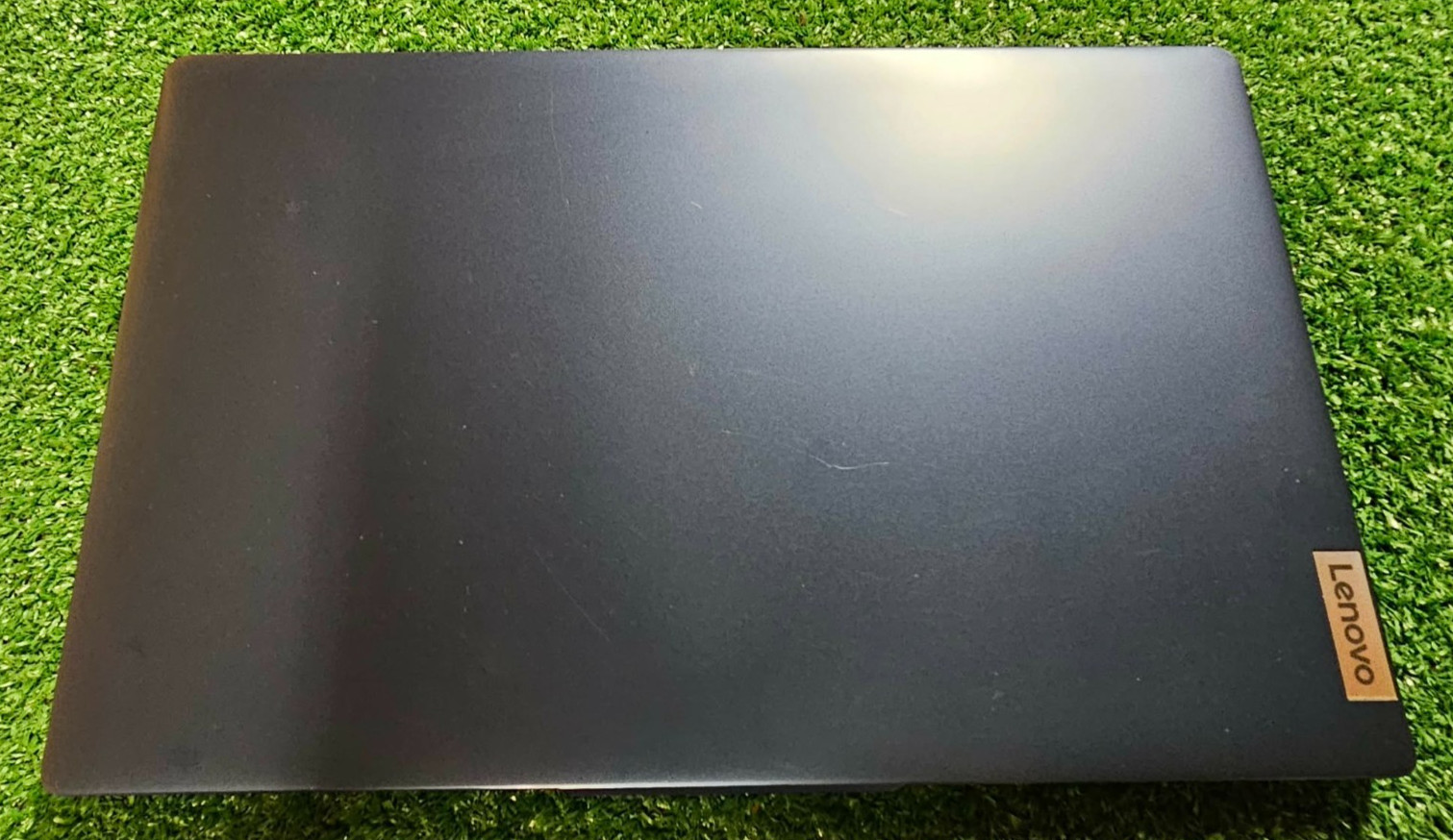 Ideapad Slim 3 15ABR8 AMD Ryzen 7 7730U 2GHz 16GB RAM 512GB SSD + Case & Charger