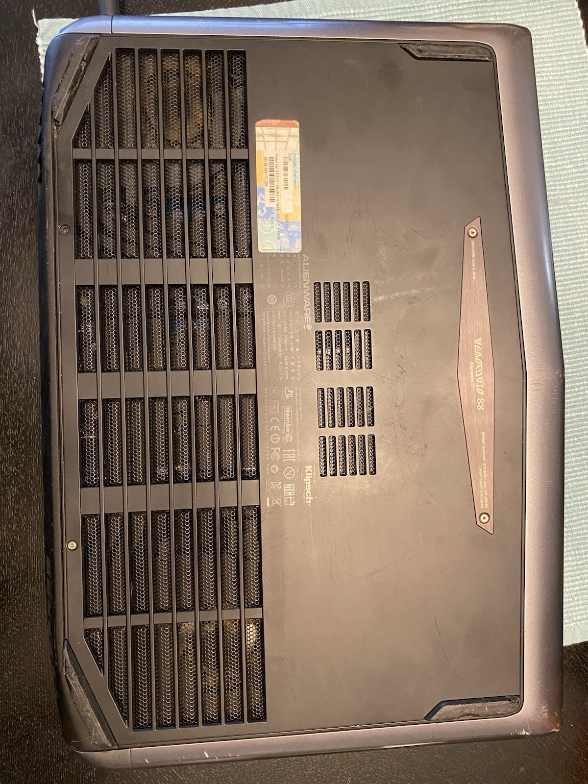 Alienware17 P18E Gaming Laptop Dual Nvidia GeForce GTX 860M 19.5V/9.23/12.3 A 17