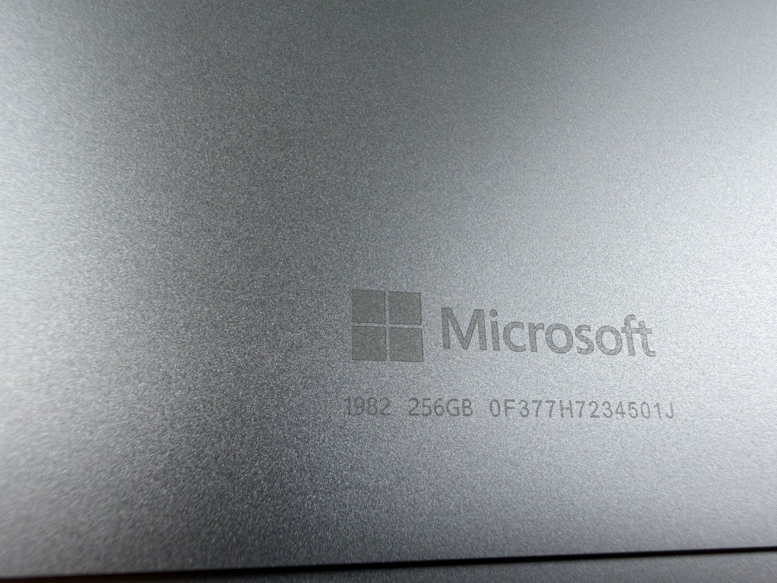 Microsoft Surface Pro 8 (1982) i5-1145G7 – 16GB RAM – 256GB 120Hz – Win 11 Pro