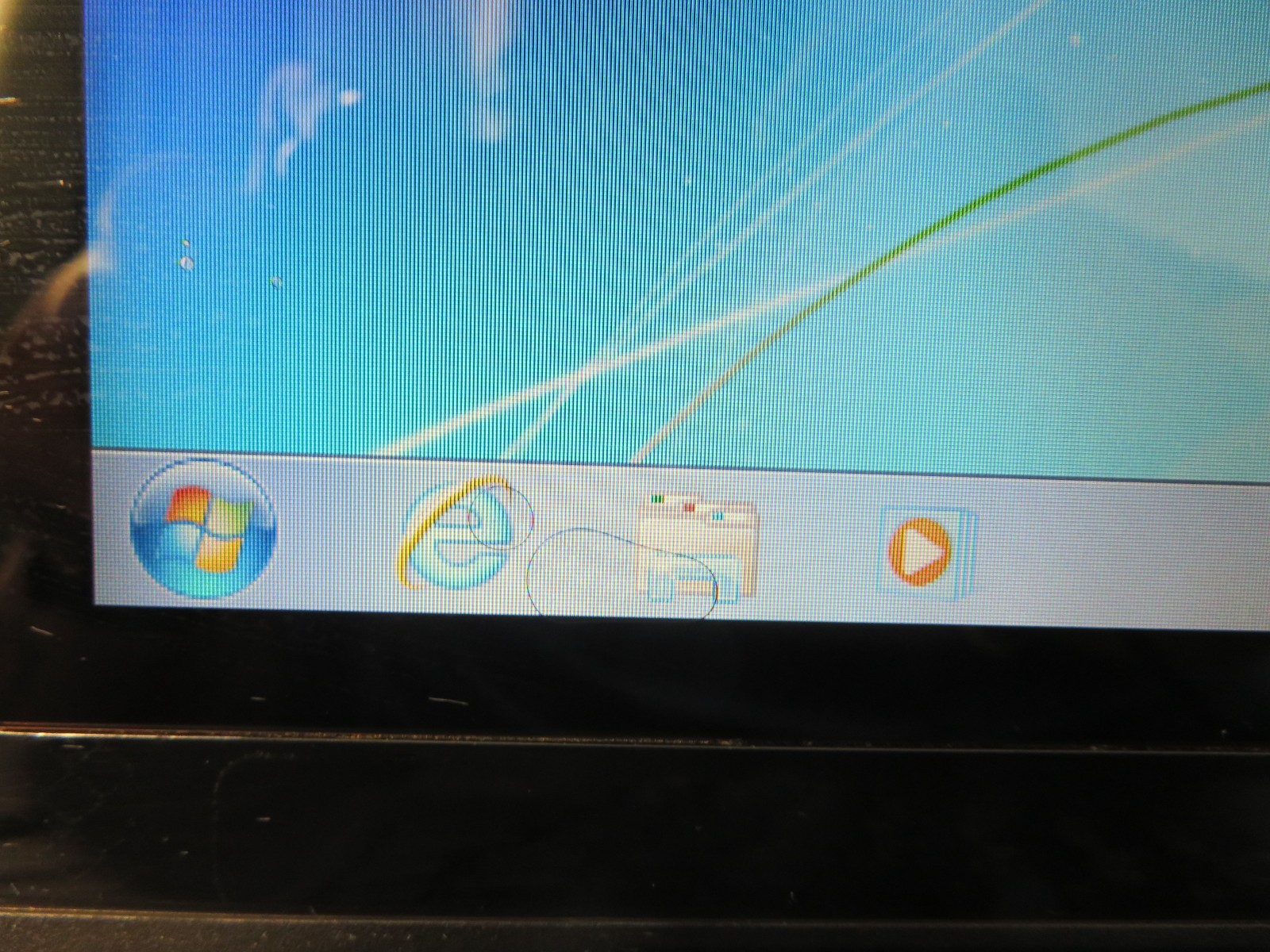 Dell Inspiron 3537 Laptop i3-4010U 1.7GHz 6GB 250GB HDD 7 Pro BAD BATTERY