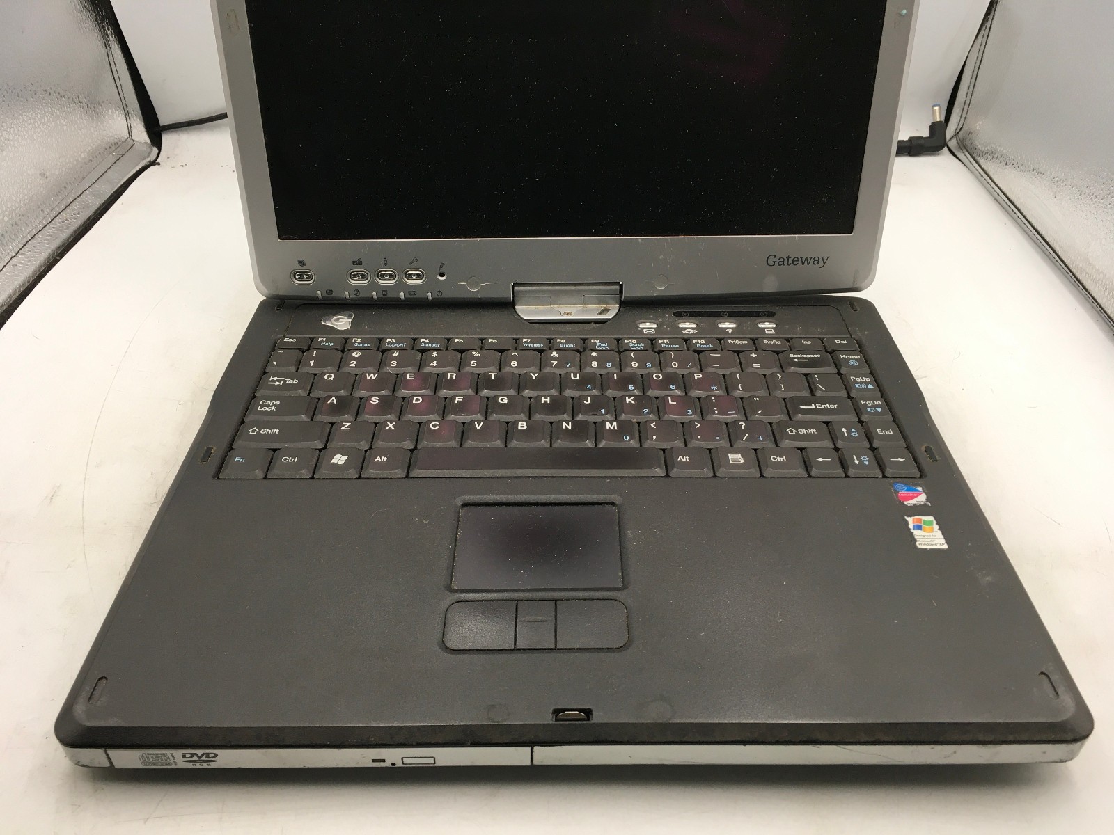 GATEWAY M275 -FOR PARTS/NO POWER- INTEL PENTIUM M – 256MB RAM – BAD LCD -READ-BB