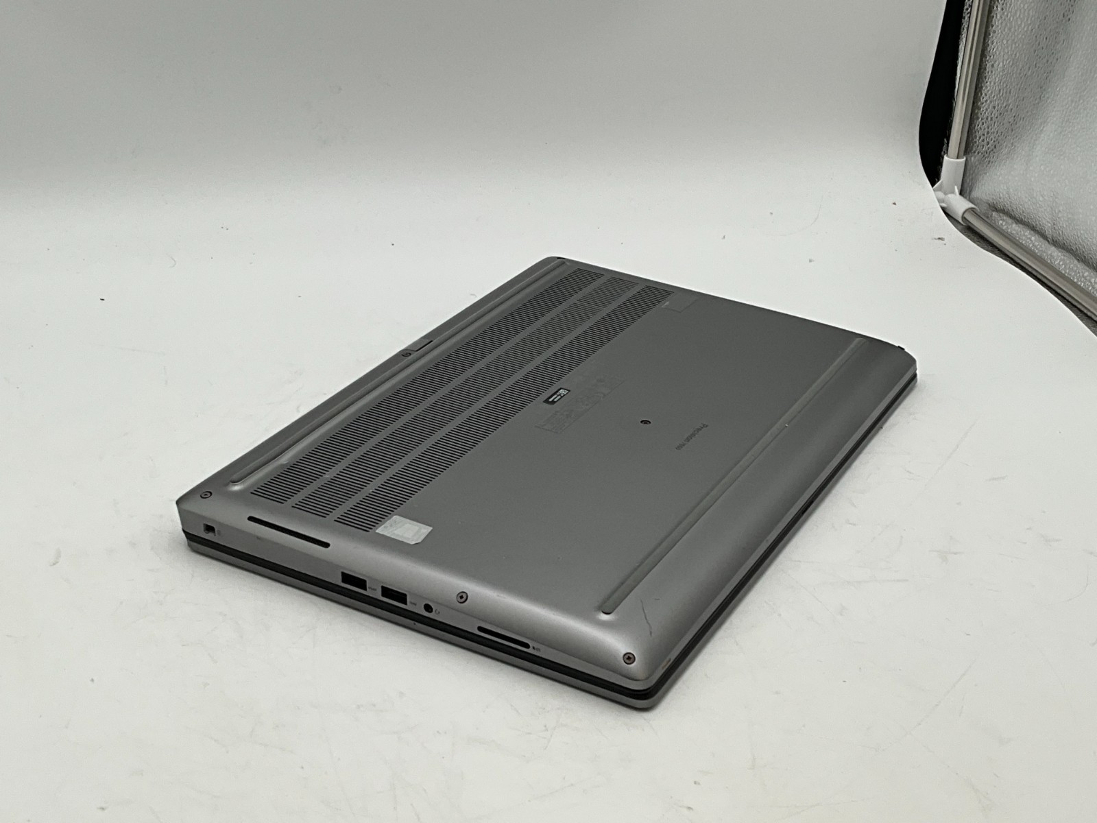 DELL Precision 7550 i7-10750H 2.60G 16GB NO DRIVE T1000*READ* 15.6″ JQ228G3