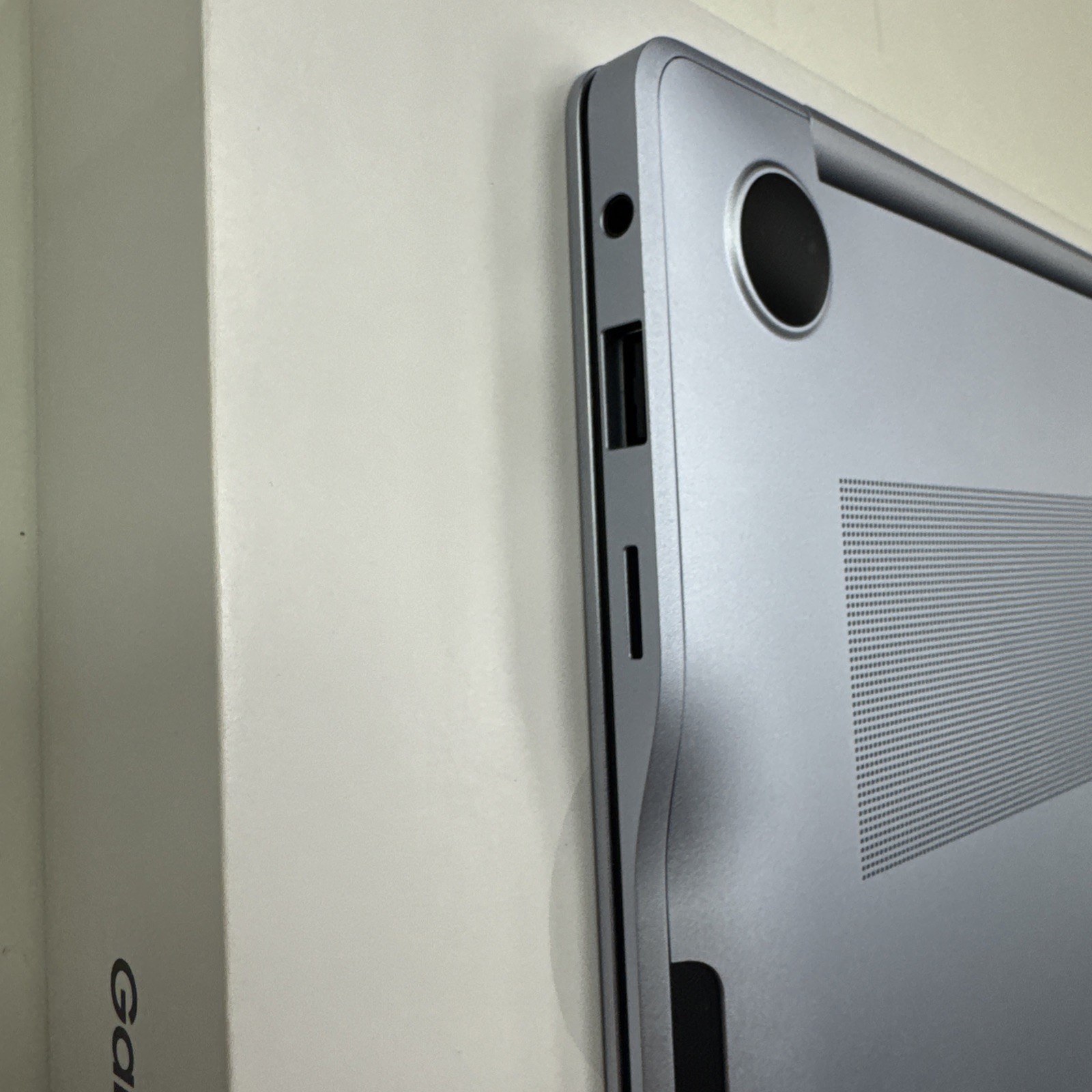 Samsung Galaxy Book4 Edge Copilot+ PC 16″ Snapdragon X Elite 16GB RAM 512GB Blue