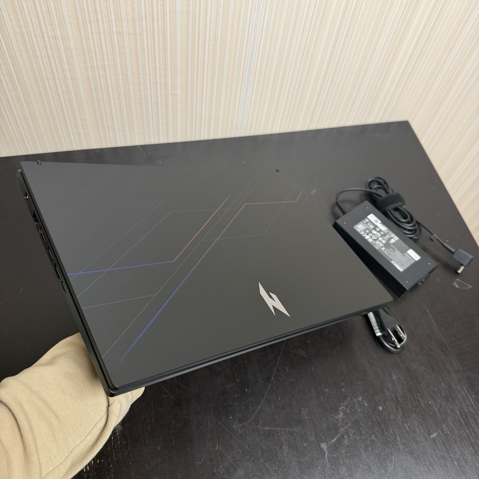Acer Nitro V 15 15.6″ i9-13900H RTX 5060 16GB RAM 1TB SSD – NEVER USED 0 Cycles