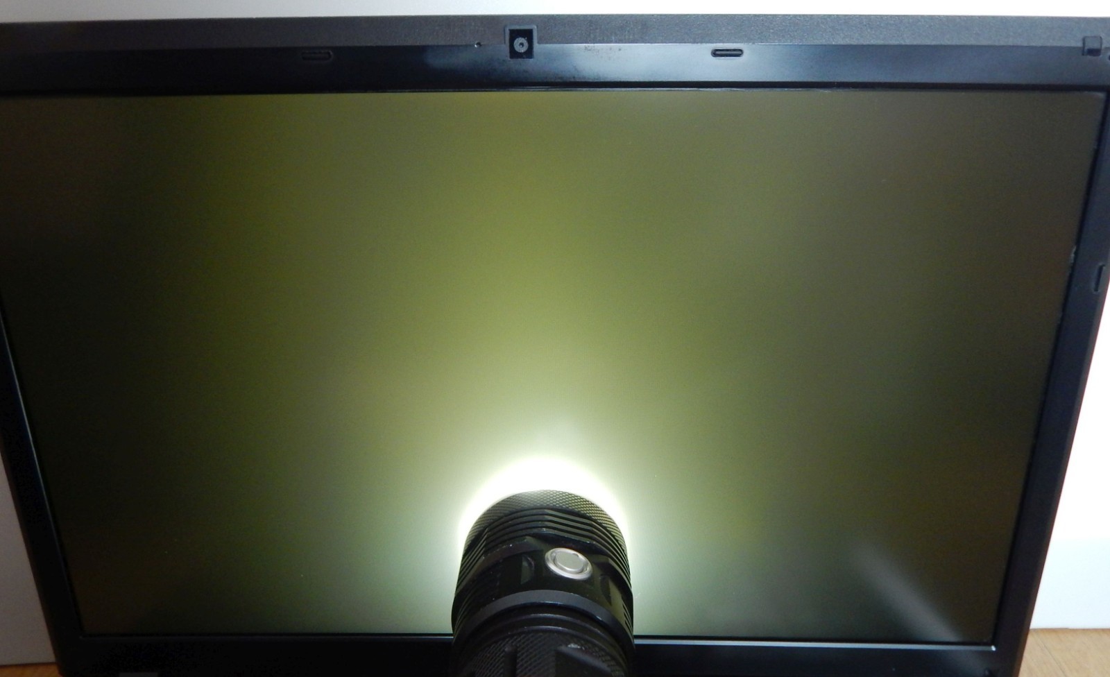 ❌ FAULTY/DAMAGE ❌ Notebook Laptop Terra Mobile 1547Q Does Not Power On❌No HDD/ODD❌
