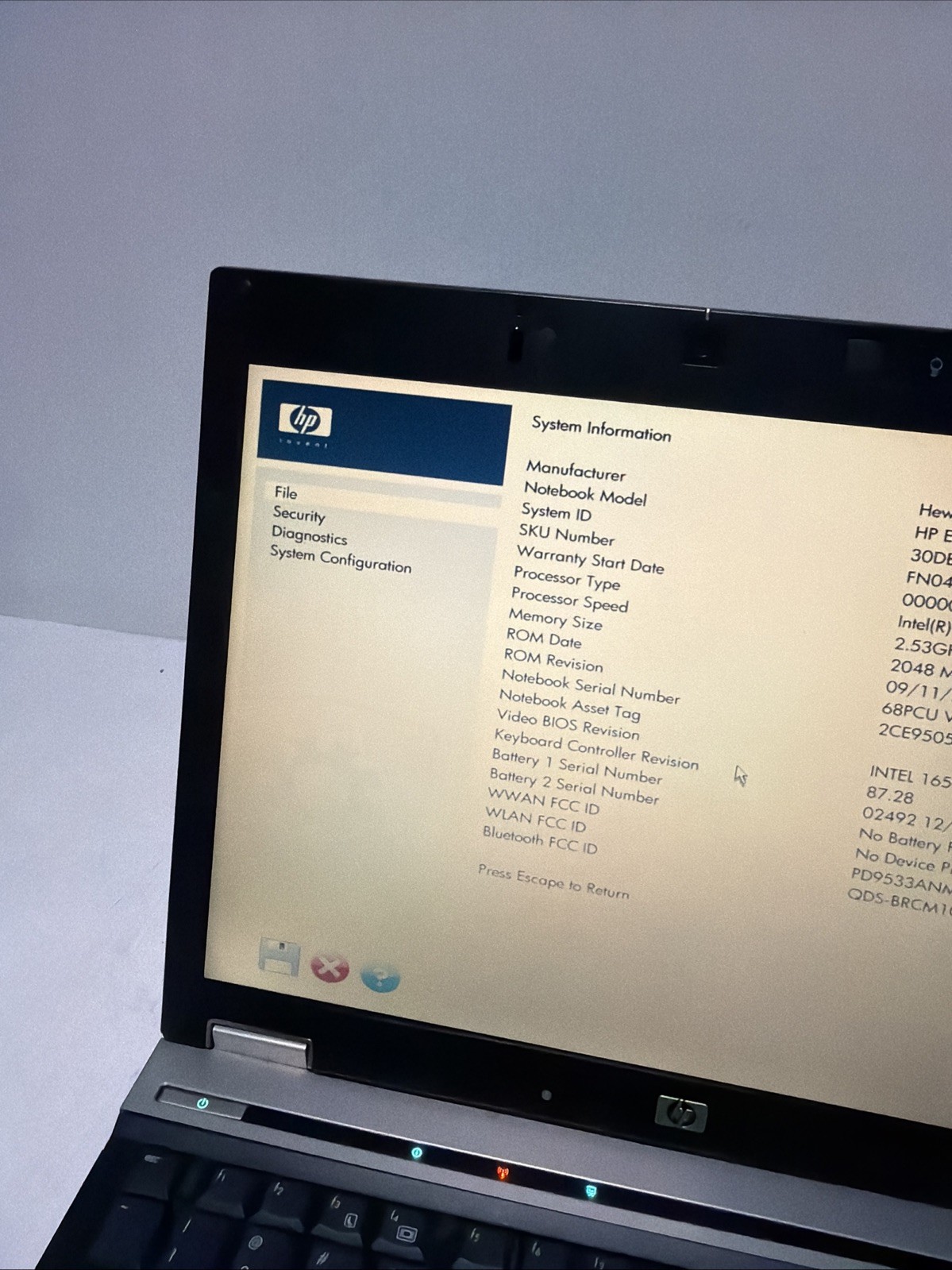 Hp Elitebook 6930p 14″ Laptop Core 2 Duo P8700 2gb Ram No Drives Boots Bios