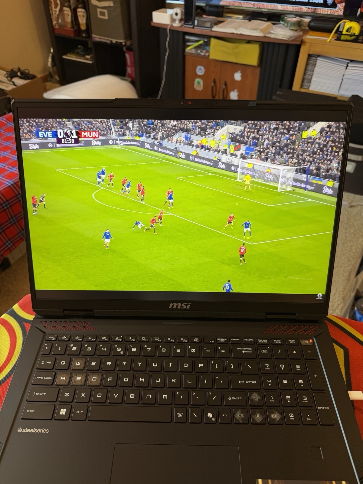 MSI Raider 18” HX AI A2XW Gaming Laptop Ultra 9 64GB RAM 2TB SSD *Minor Dent*