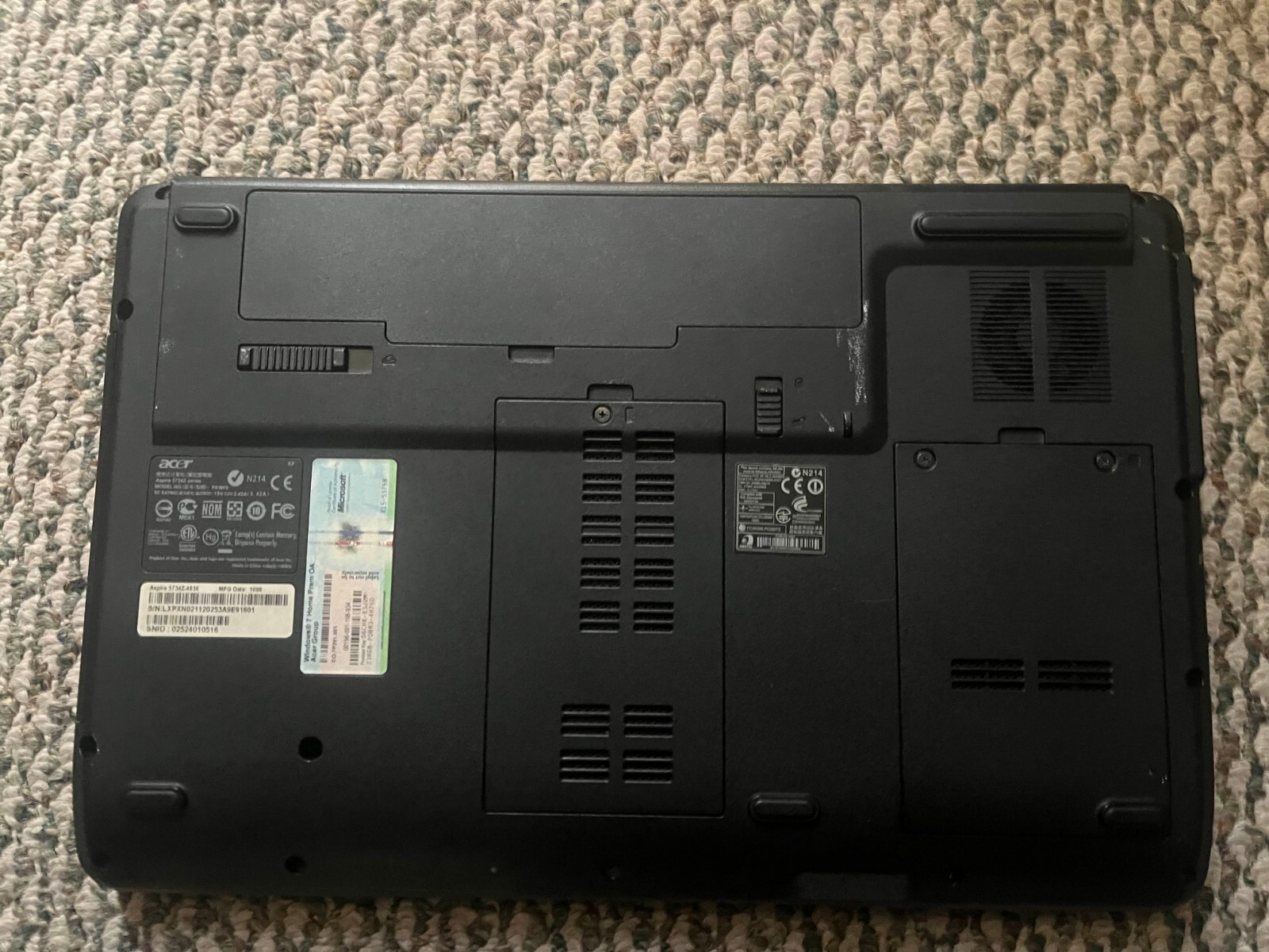 Acer Aspire 5734Z-4836, 250GB HDD, T4500 CPU, SD card reader, VGA, CD/DVD drive