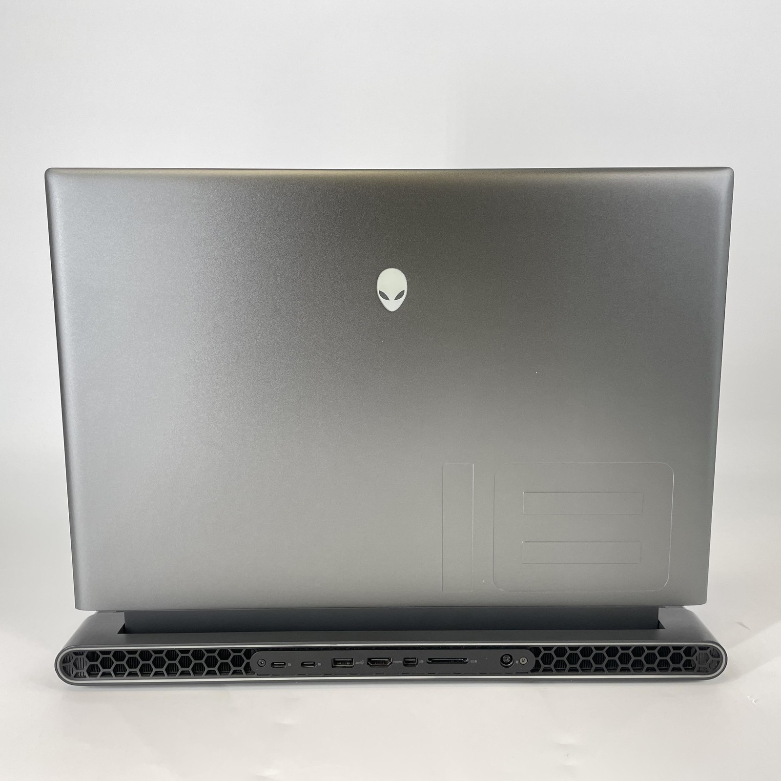 Dell Alienware M18 R1 165Hz QHD+ 2.5 GHz Ryzen 9 7945HX 64GB 1TB SSD RTX 4090