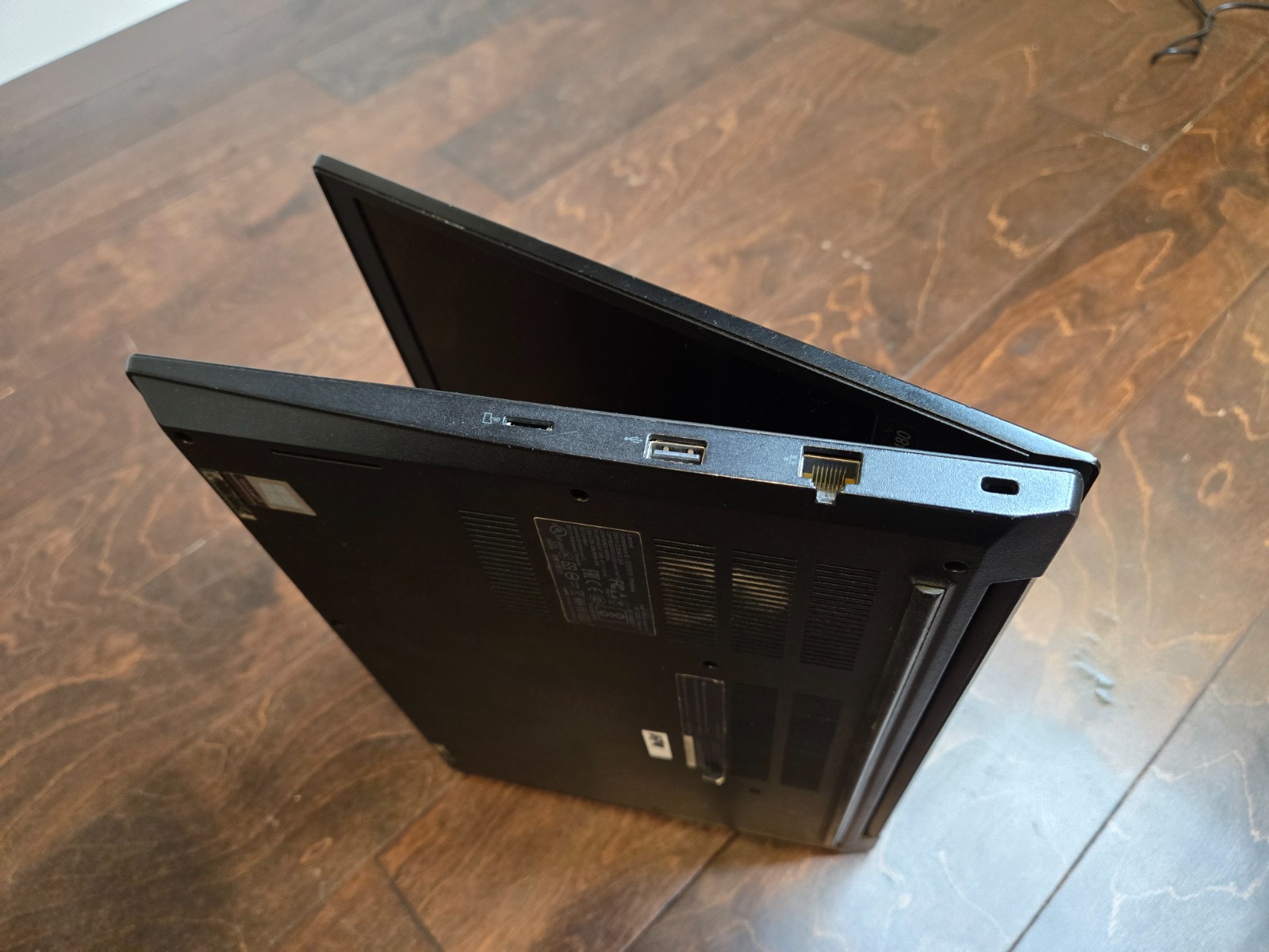 LENOVO ThinkPad E480 14″ Core i5-8250u 1.60GHz 8GB, 256GB NVMe W11 Pro Grade B