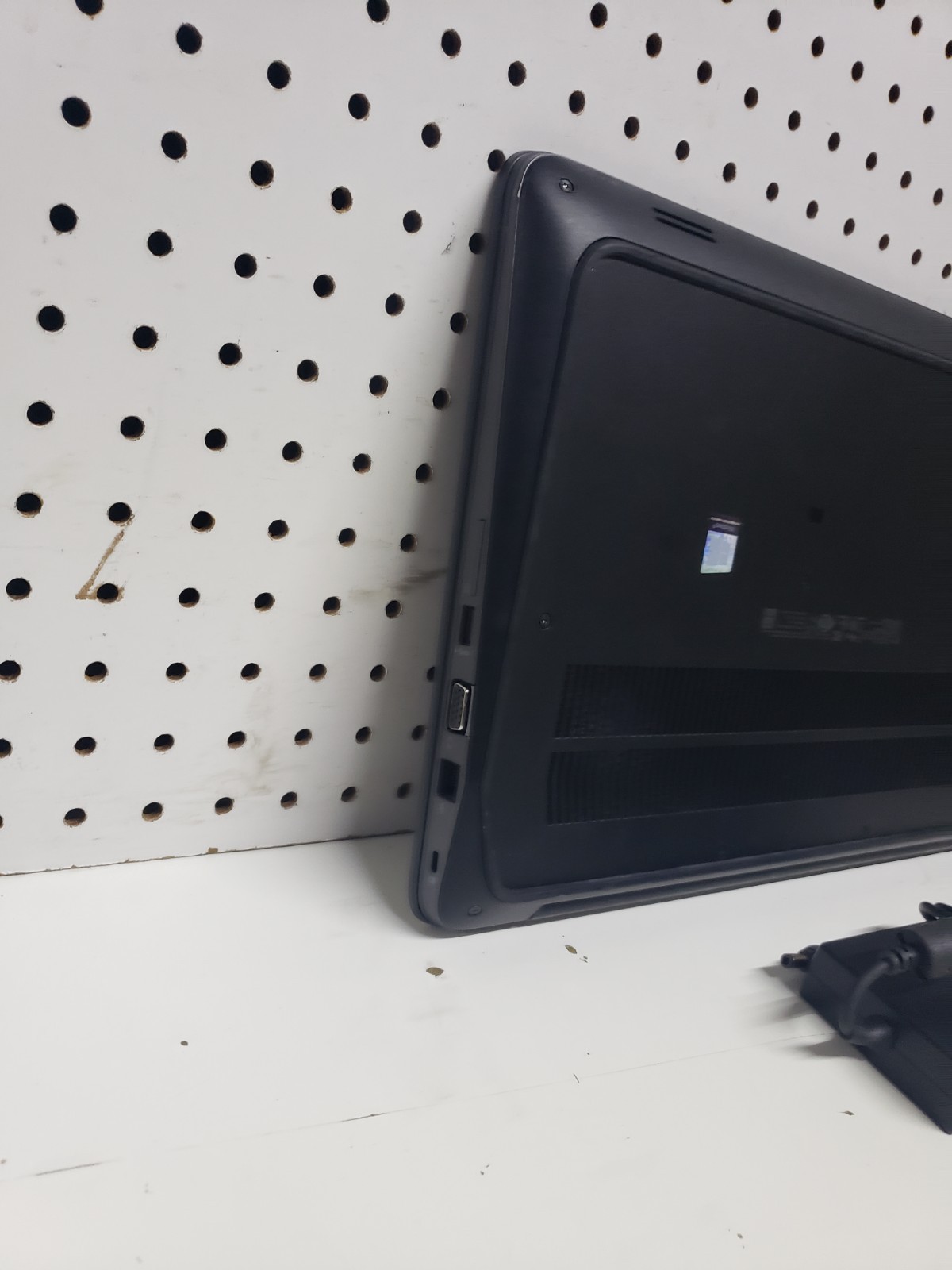 HP ZBook 15 G4 15″ FHD I7-7820HQ 2.60 512GB SSD, 16GB W11P Quadro M2200 Webcam
