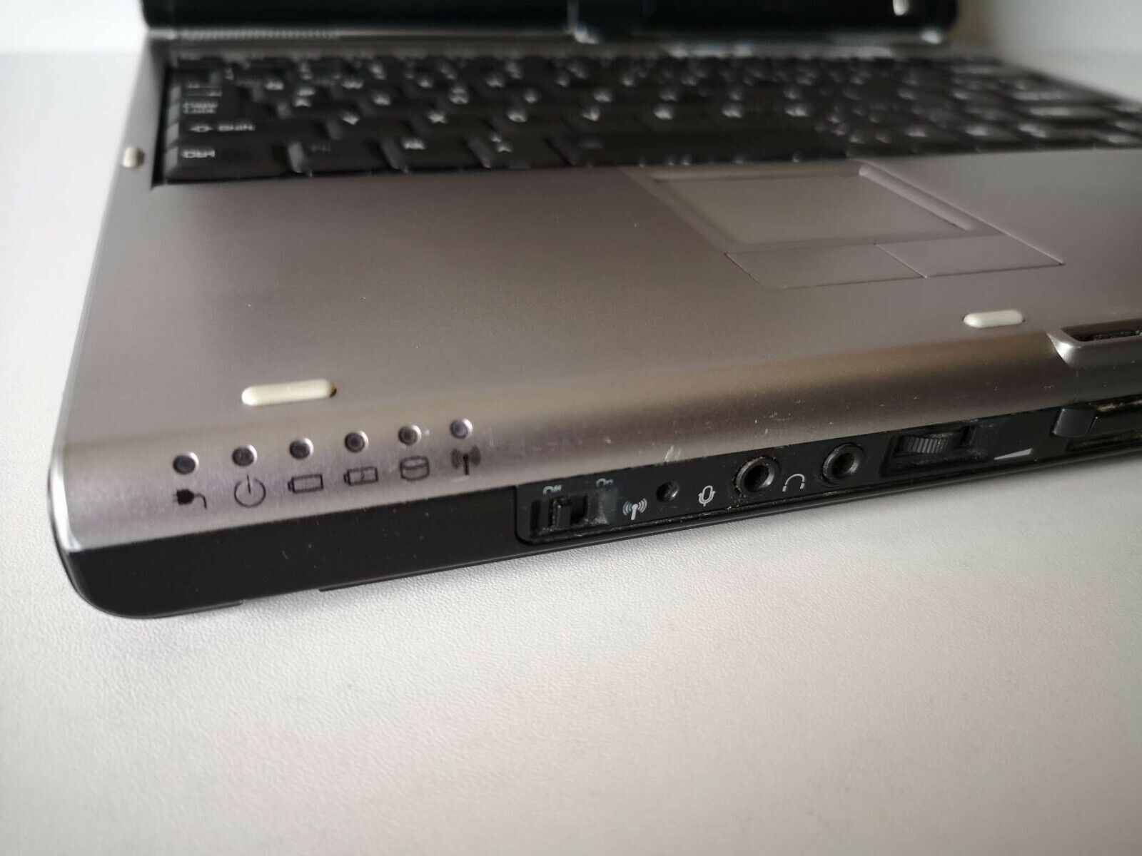 Toshiba Portege M400 Core Duo T2400 2GB/120GB HDD 1400×1050 KAM
