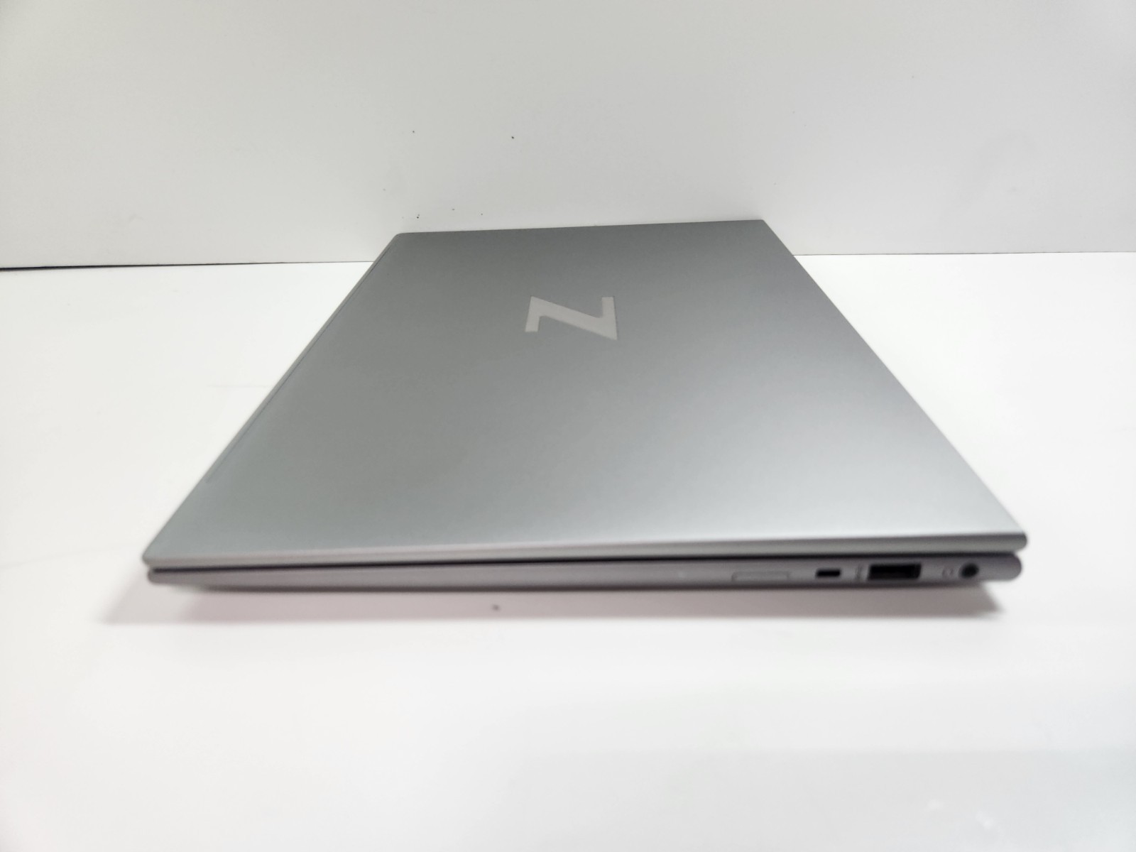 HP ZBook Firefly 14 G9 14″ i7-1265U 512GB SSD 16GB RAM Win11 Pro NVIDIA T550