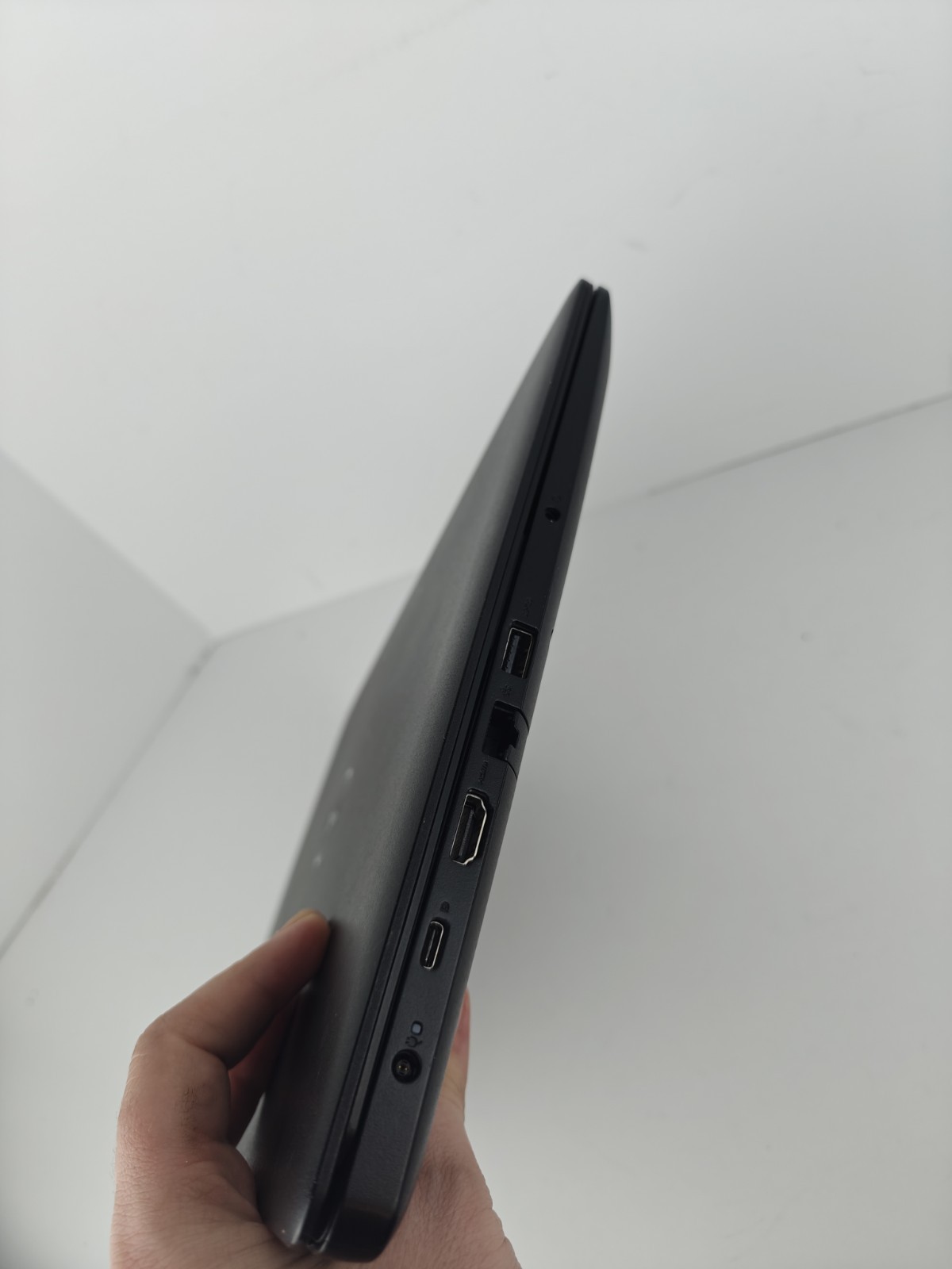 Dell Latitude 3590 Laptop i5-7200U 8GB Ram 256GB SSD Win 11 Pro Poor!