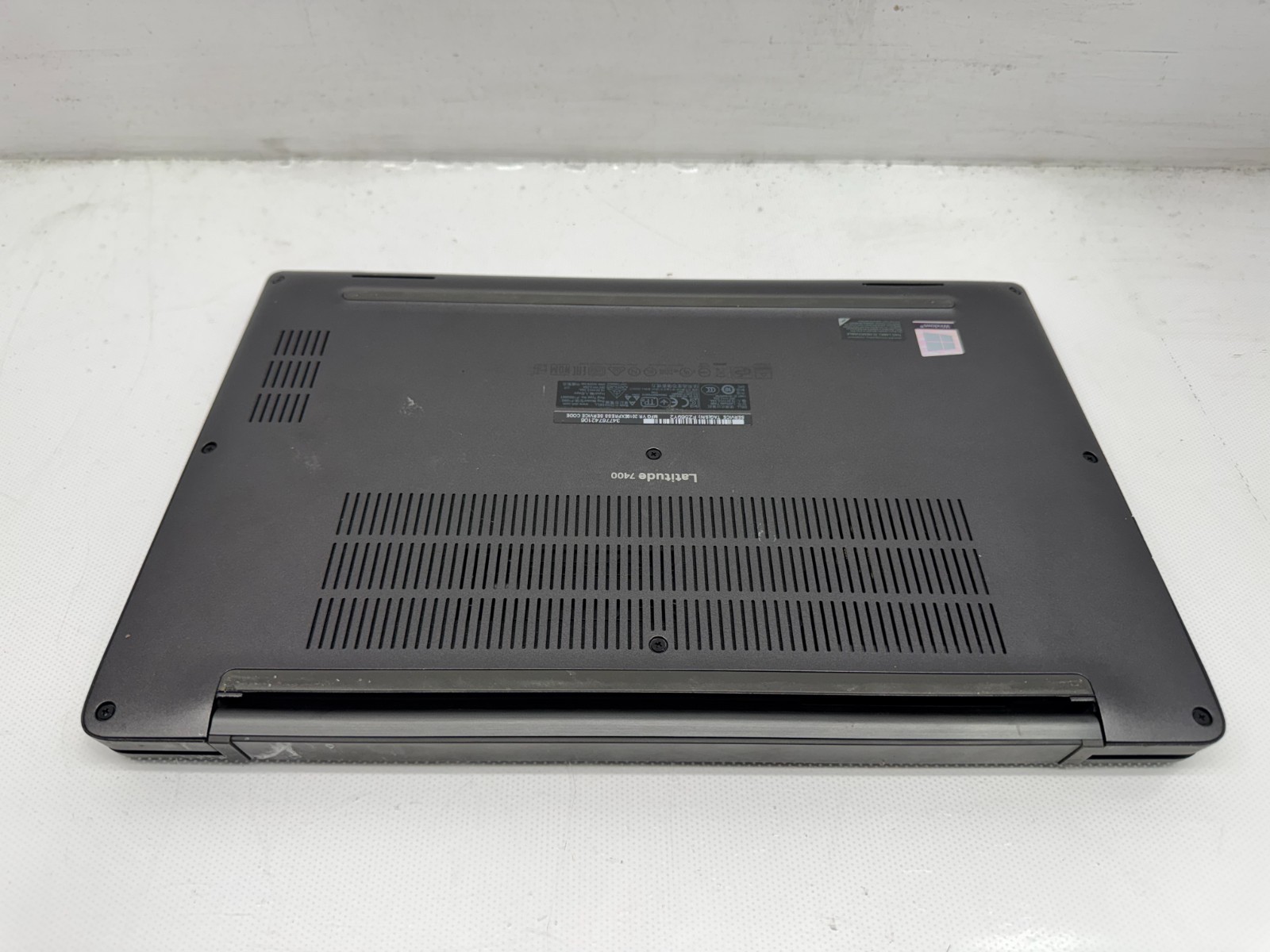 Dell Latitude 7400 14″ FHD i7-8665U@1.9GHz 16GB RAM 256 SSD Windows 11 Black