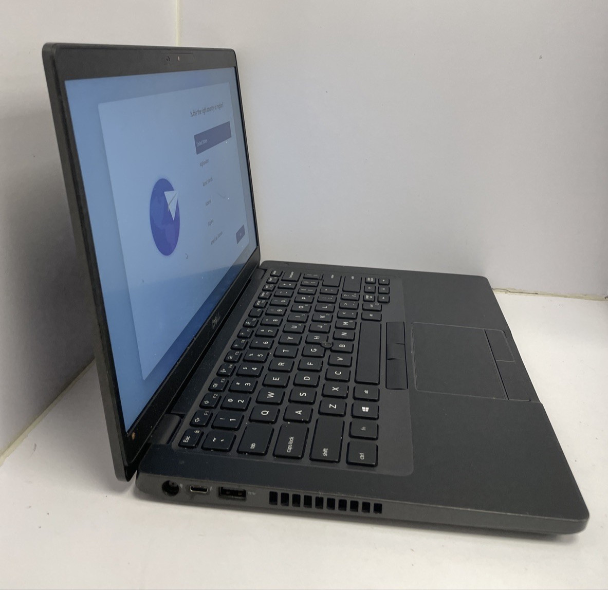 Dell Latitude 5400 Laptop P98G With Charger and Case