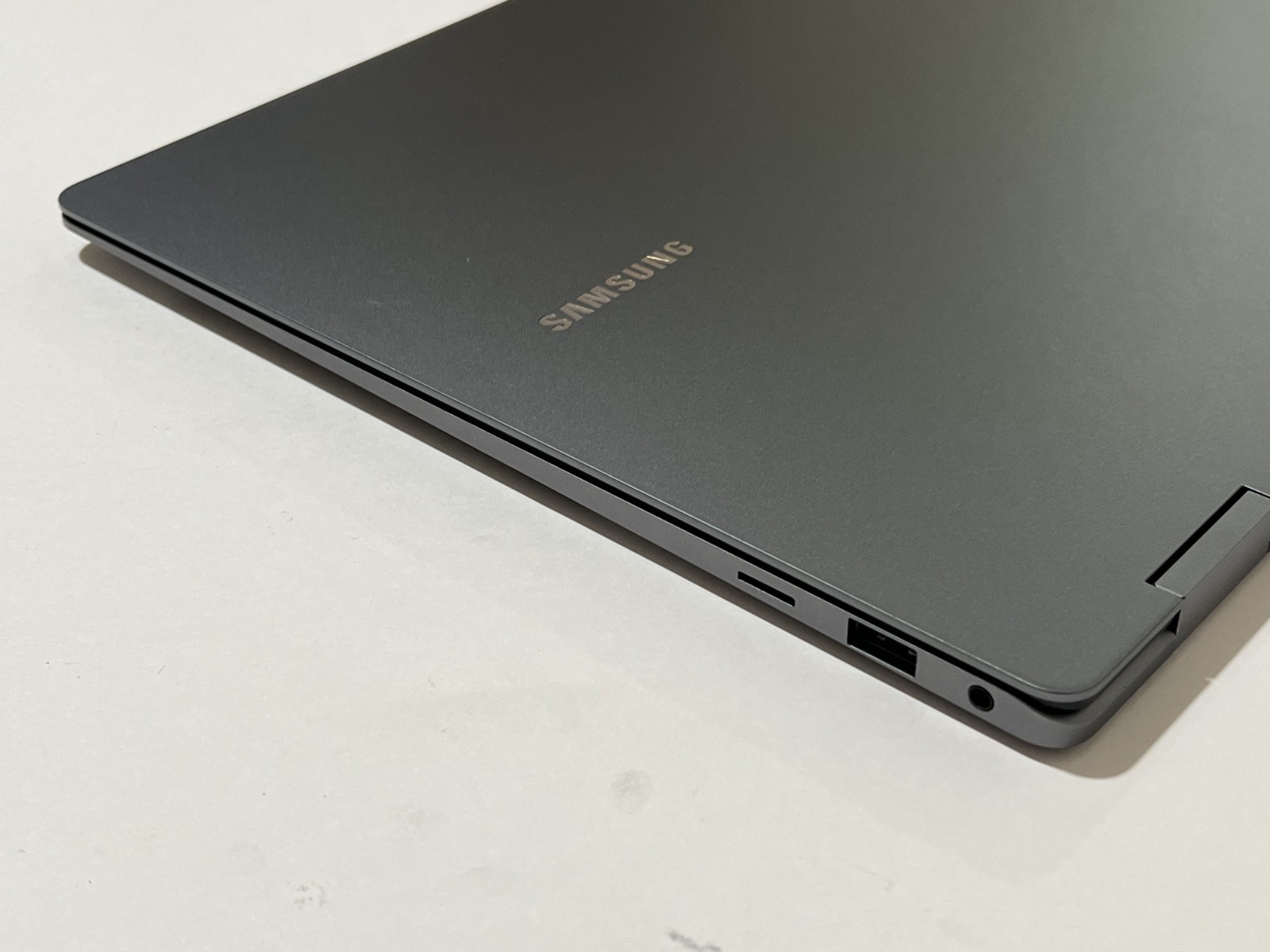 Samsung Galaxy Book5 Pro 360 16″ AMOLED Touch Ultra 7 256V 16GB 1TB W11H