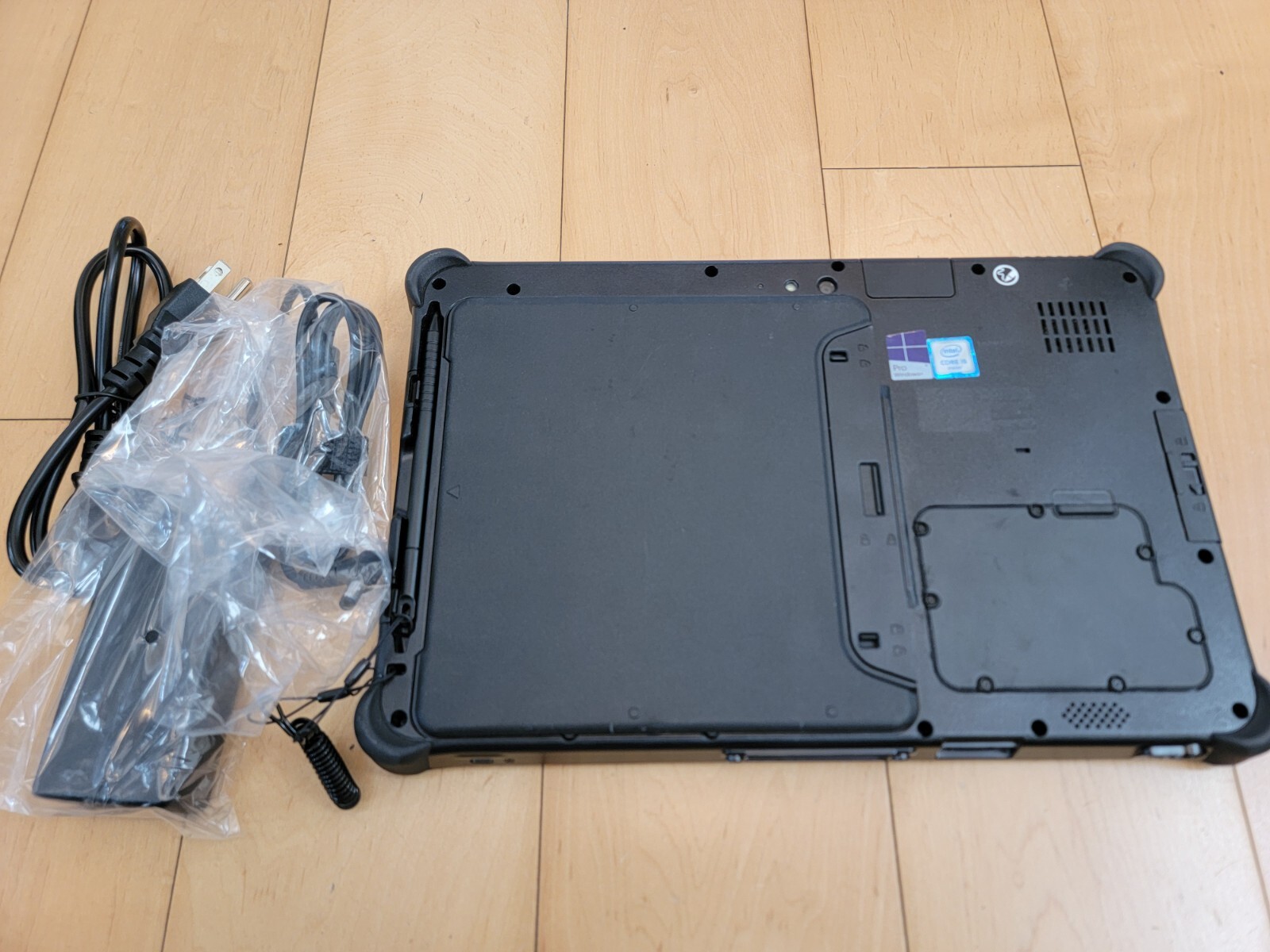 Getac F110 G3 Rugged Tablet Computer i5-6200U 8GB 256GB Wi-Fi 4G LTE 2 BATTERIES