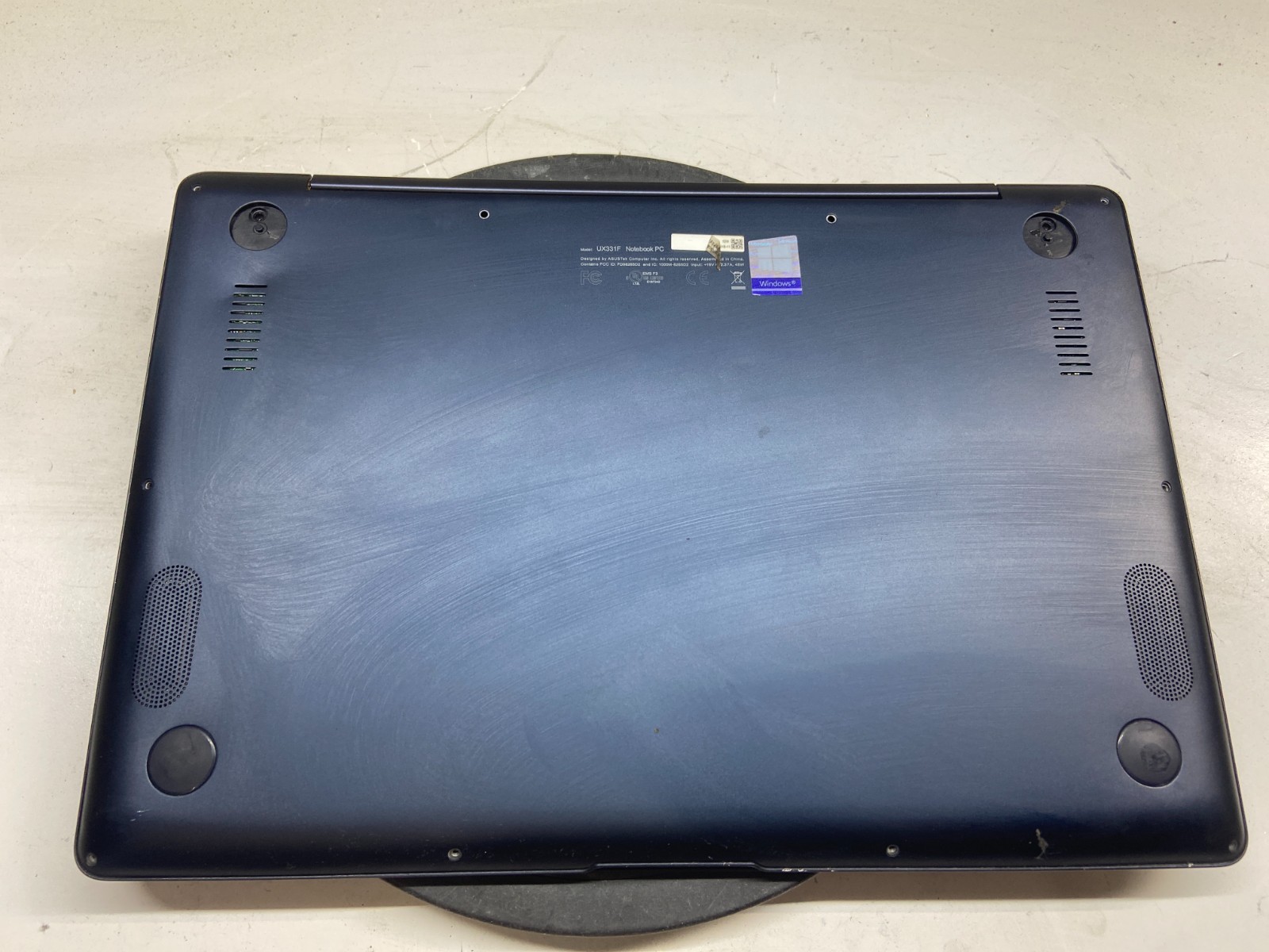 Asus Zenbook UX331F Intel Core i7-8565u 1.8GHz 8GB NO HDD READ