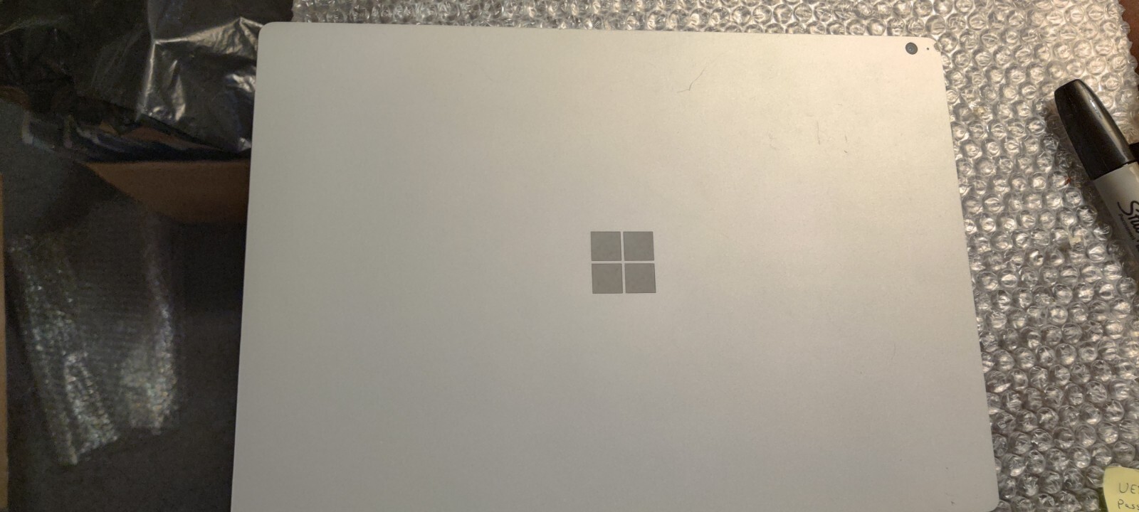 Microsoft Surface Book 3 15″ i7 |16|256GB Tablet only Battery Cycle # 236