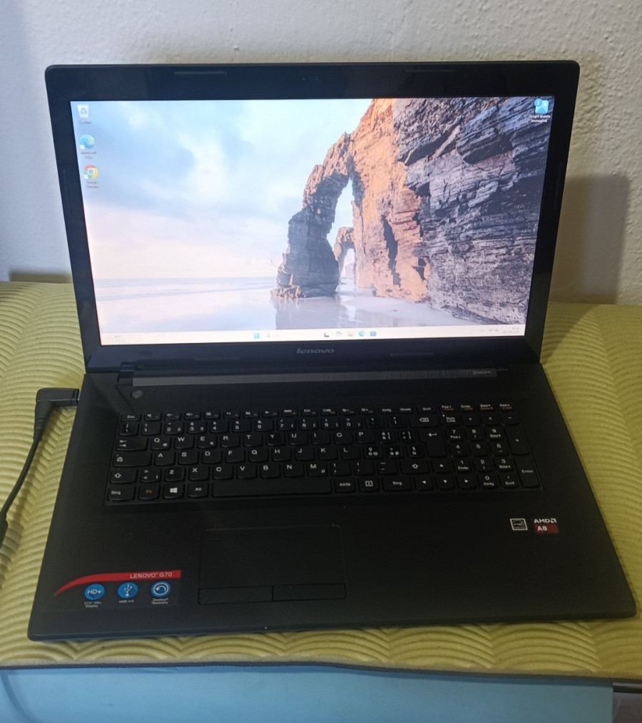 Lenovo ideapad G70-35 17.3″ 1600×900 AMD A8-6410 QUADCO 8gb 256gb RADEON R5 1GB