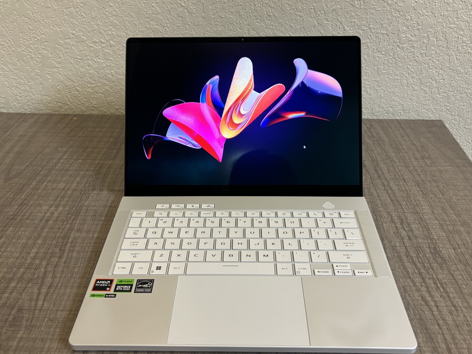 ASUS ROG Zephyrus G14 OLED GA403UV Ryzen 9 8945HS – 16GB RAM – 4TB SSD RTX 4060