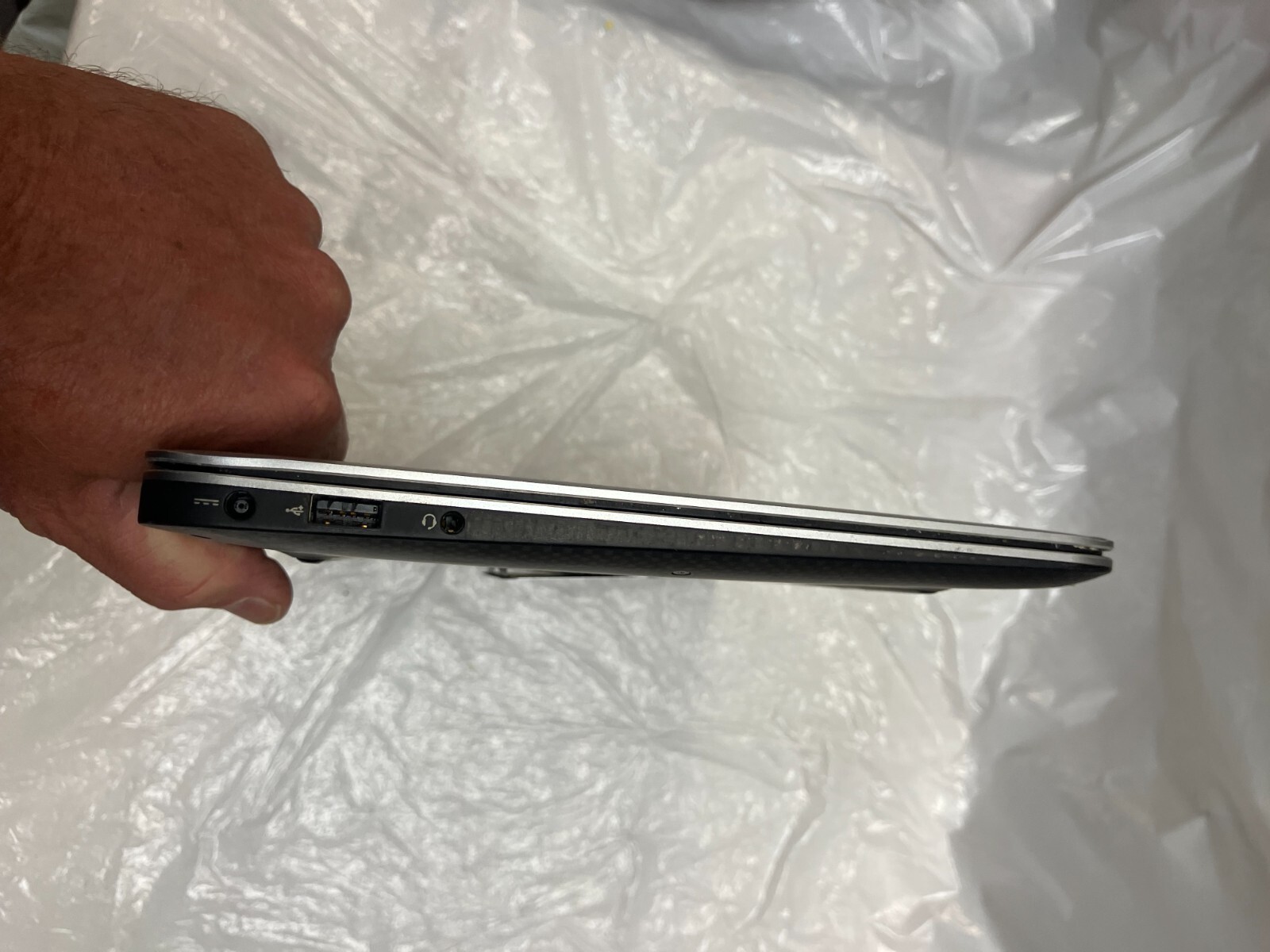 Dell XPS 13-L321X i5-2467M 4GB RAM NO HDD FOR PARTS
