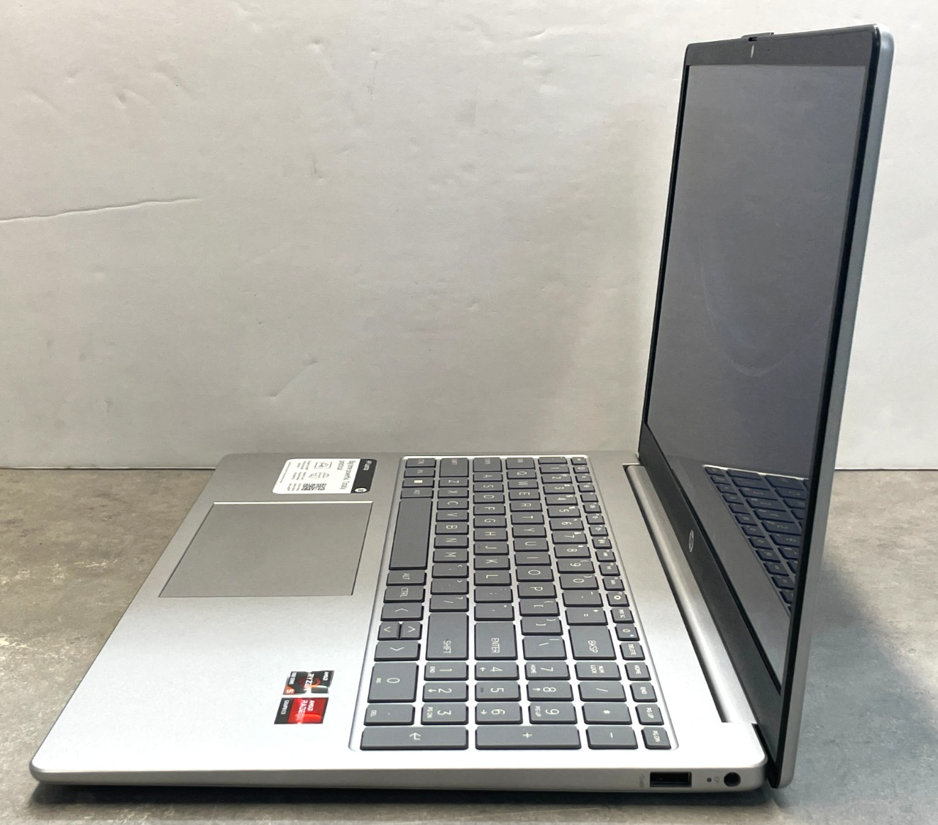 HP 15-fc0025dx 15.6″ Laptop – AMD Ryzen 5 7520U 2.8 GHz, 8GB RAM, 512GB SSD