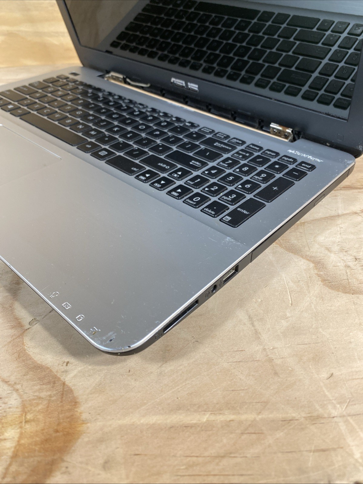 ASUS F555UA 15.6″ Laptop Intel Core i7-6500U(2.6) GHz /8GB/1Tb Hdd/bad batt