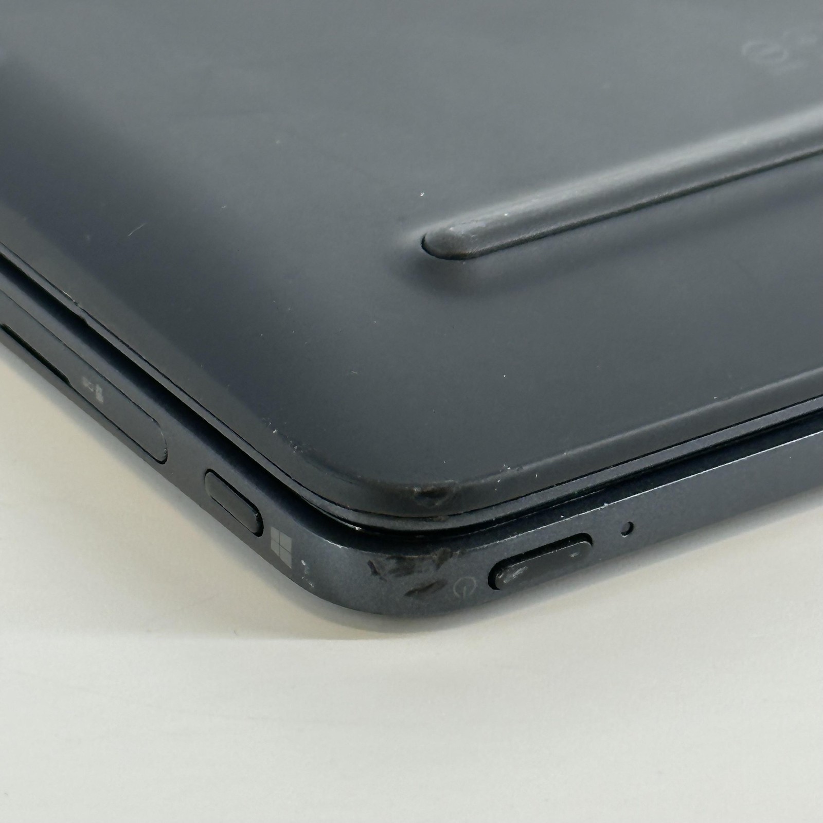 Dell Venue 10 Pro 5056 TOUCH Atom x5-Z8500 1.44GHz 4GB 128GB – CRACKED SCREEN