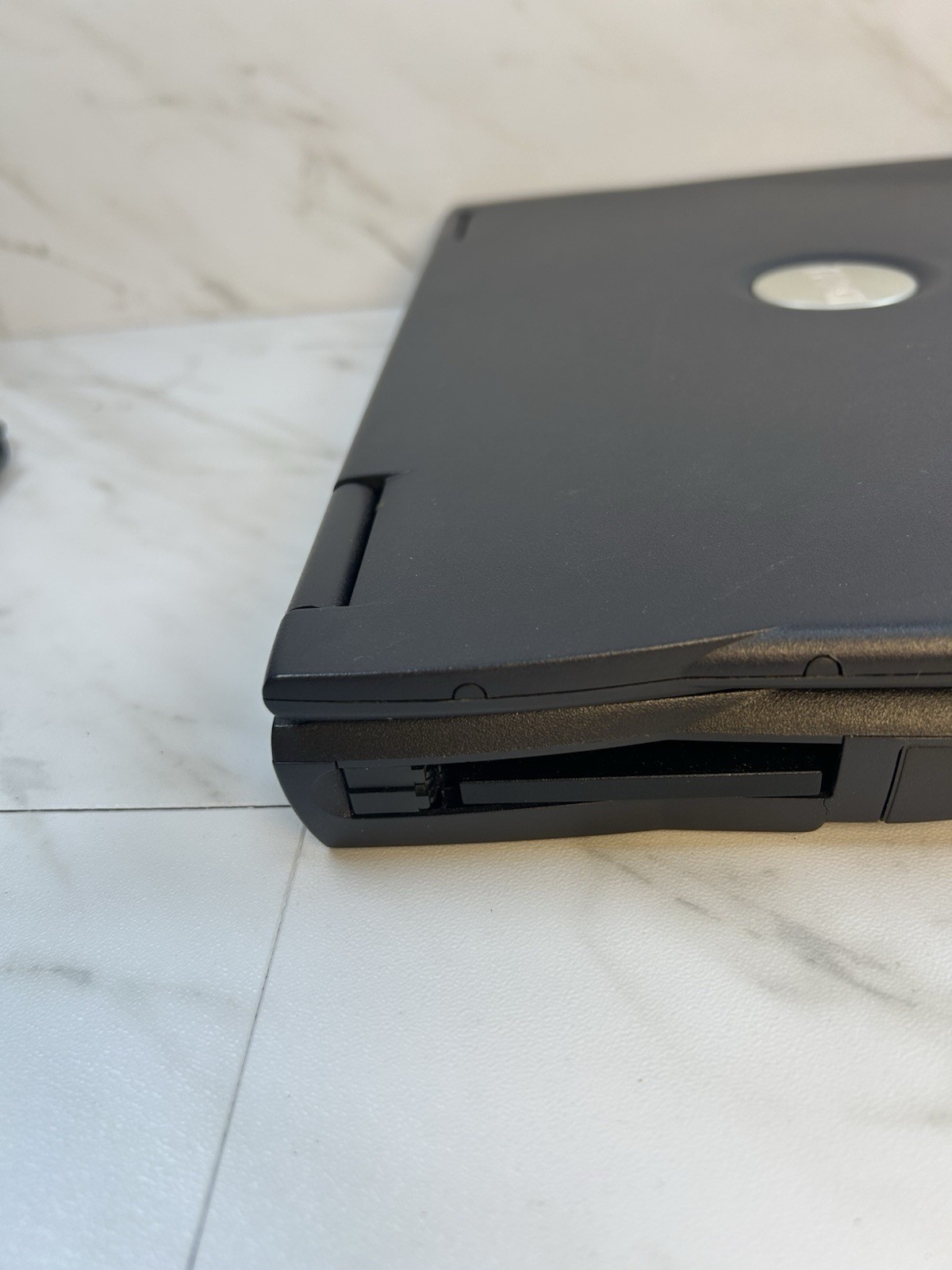 Dell Latitude C640 Laptop Pentium 4 M 1.8GHZ Windows XP Professional 512MB RAM