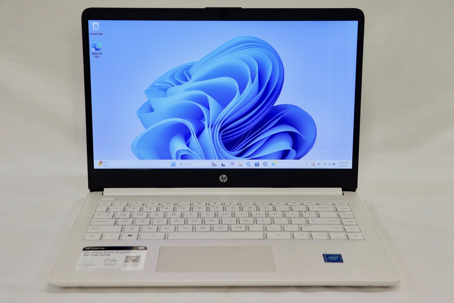 HP 14 Laptop 8GB 64GB SSD Celeron N4120 14″ Win11 Pro White dq0052dx