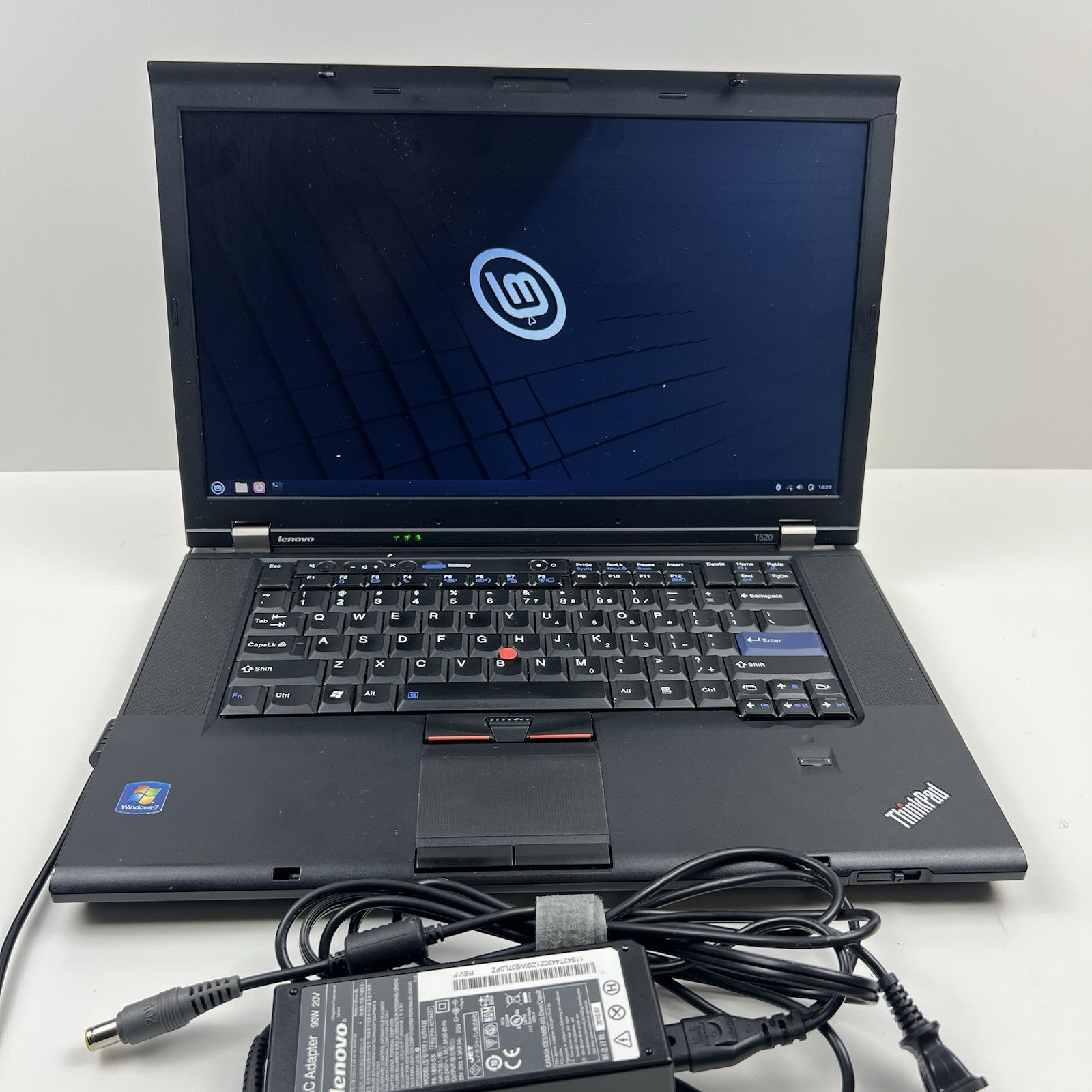 Lenovo ThinkPad T520 Intel i7-2640M 8GB 320GB HDD Linux Mint OS w/ Charger|ELP95