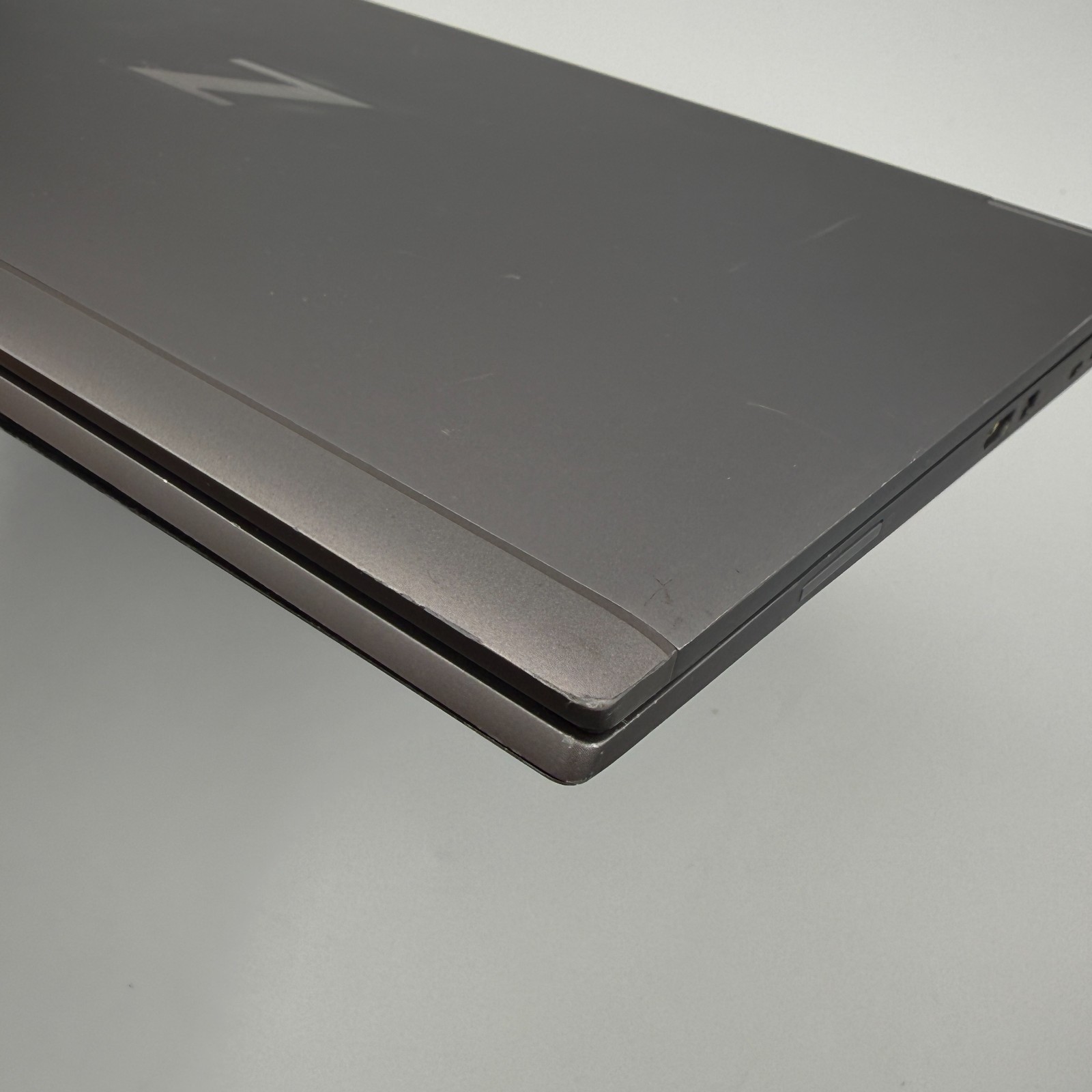 HP ZBook Fury 15.6″ G8 Mobile Workstation i7-11850H 48GB RAM 256GB SSD RTX A3000