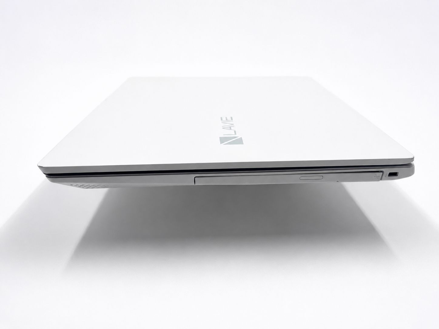 NECLAVIE Direct NS i7-8565U Intel UHD 8GB SSD 256GB 15.6″ FHD Win 11 Home DVD