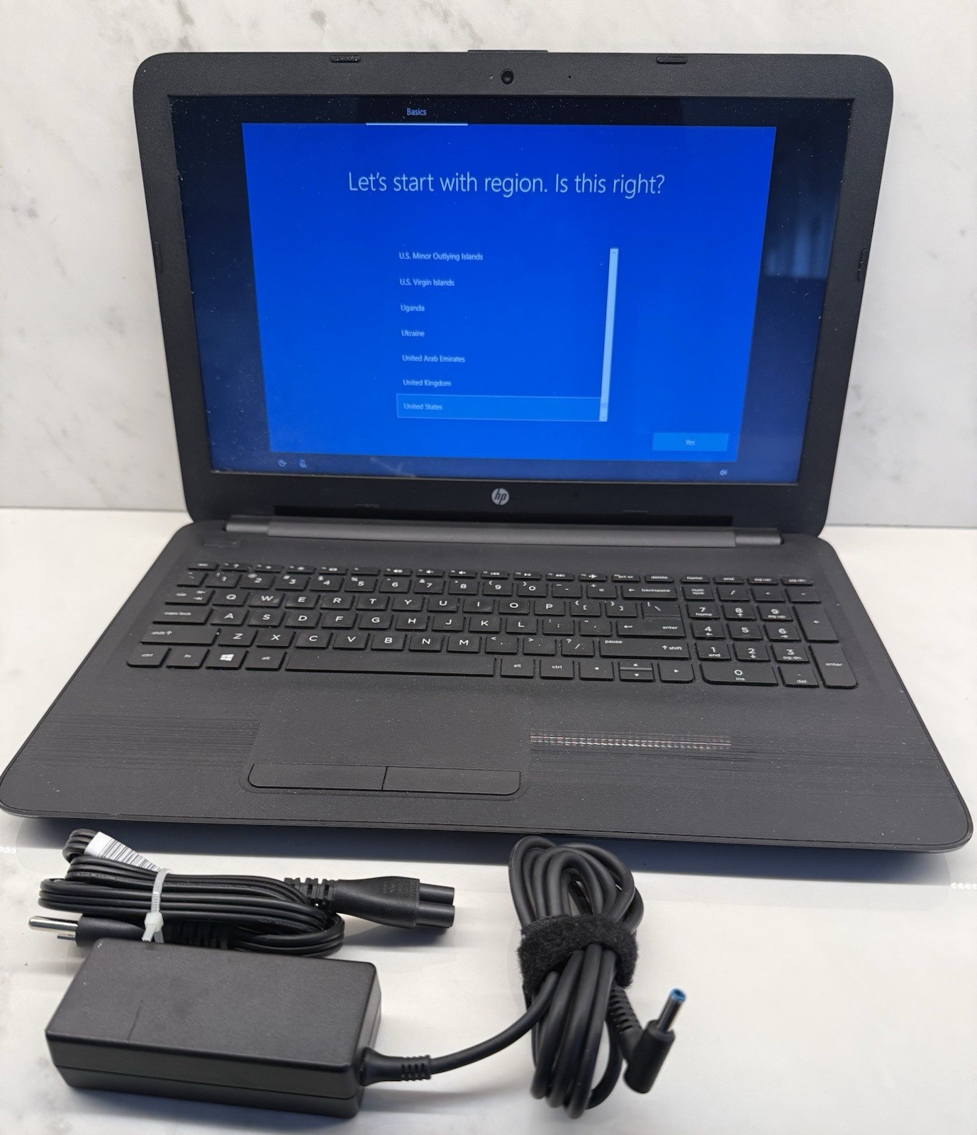 HP Notebook 15-ba009dx 15.6″ Laptop