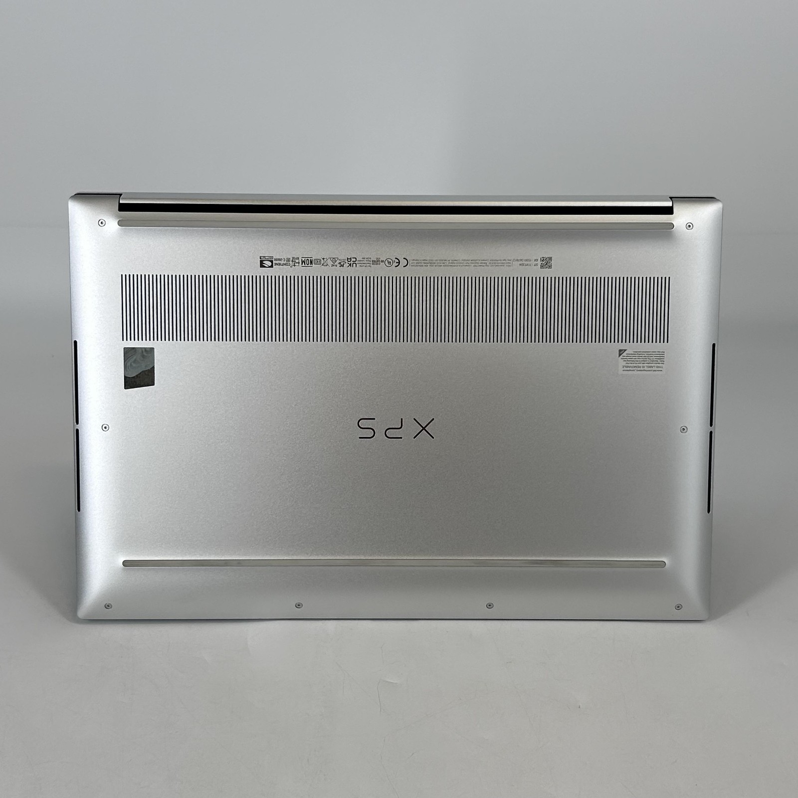 Dell XPS 15 9530 Silver FHD+ 2.6 GHz i9-13900H 64GB 1TB SSD NVIDIA RTX 4060 Good