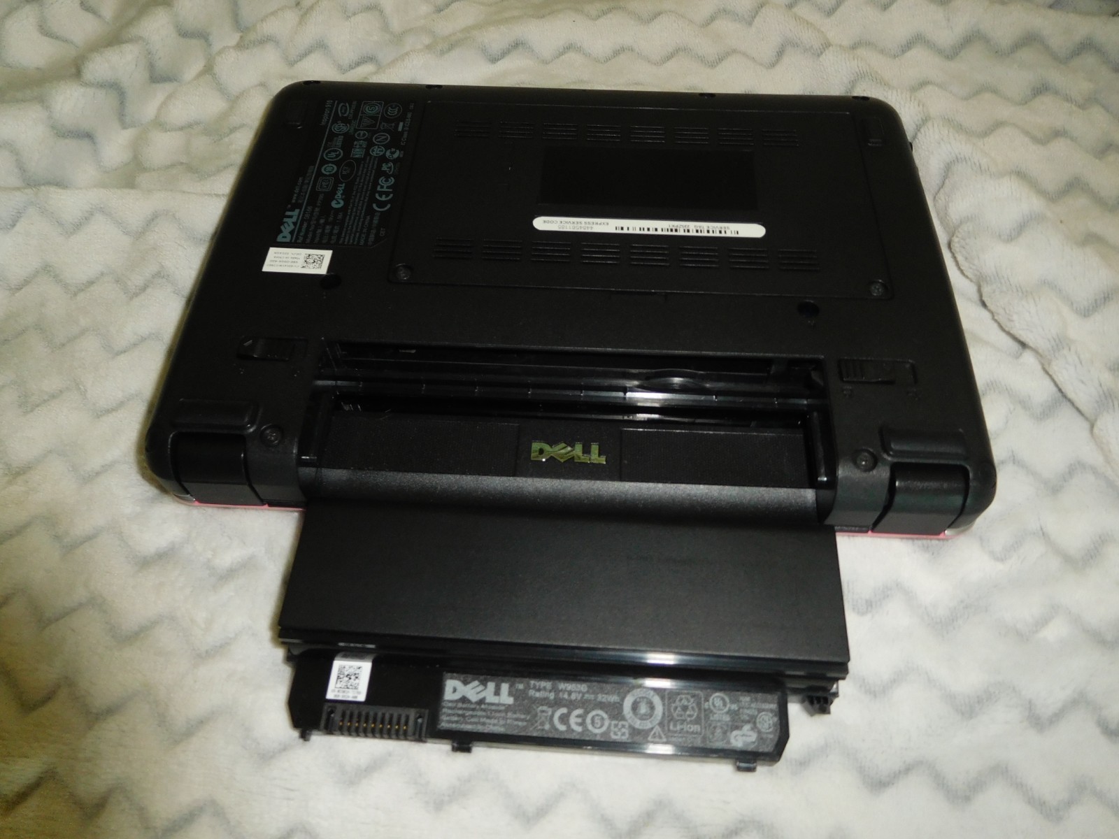 Dell Mini Inspiron 910 — Parts?