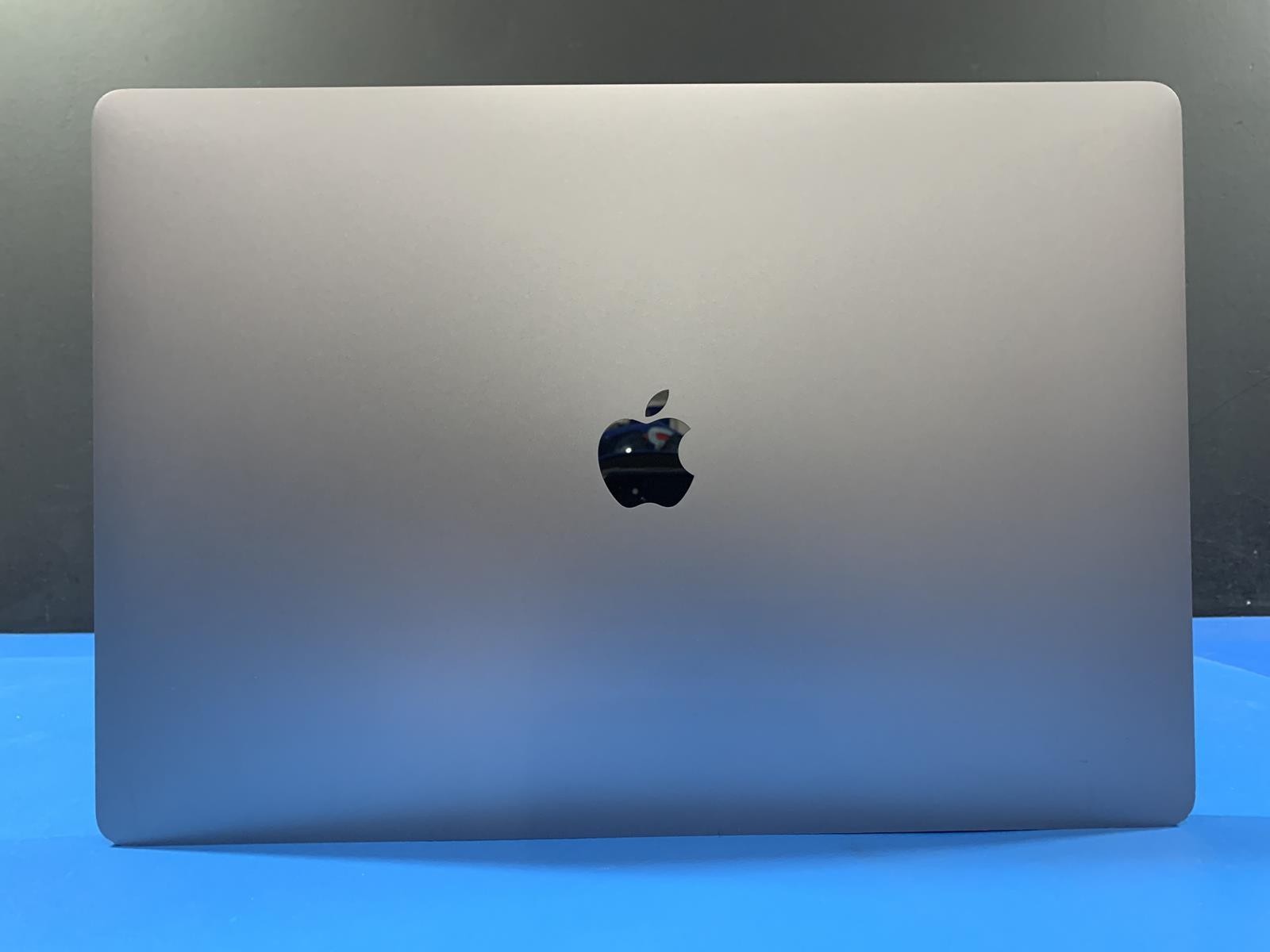 Apple MacBook Pro A2141 Core i7 9750H 2.60GHz 16GB DDR4 512GB SSD MVVL2LL/A
