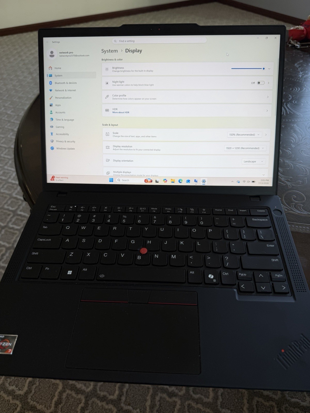 Lenovo ThinkPad T14 Gen 5 14in Ryzen 7 PRO 8840U 32GB 512GB SSD W11 Pro – 9.8/10