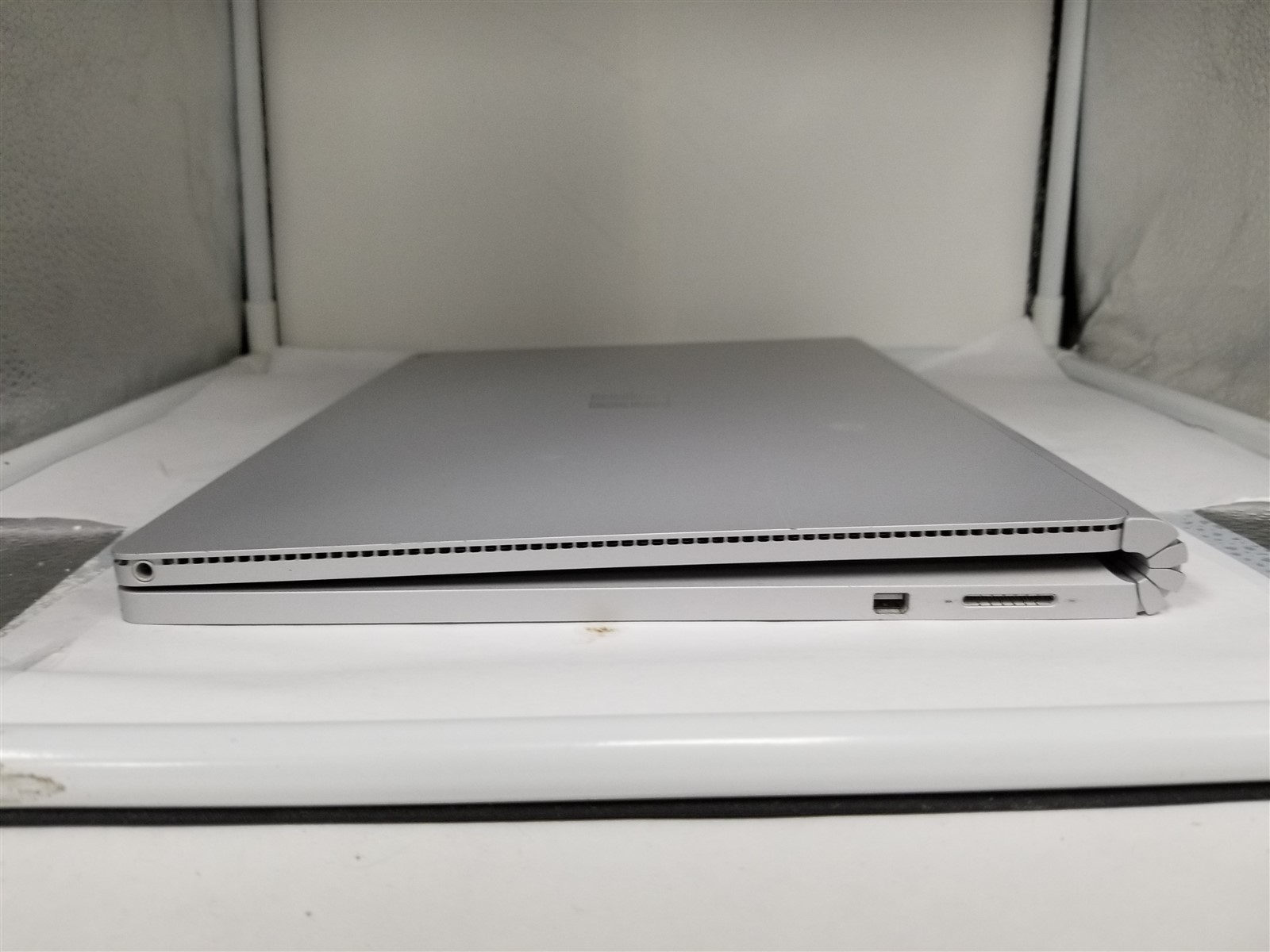 Microsoft Surface Book Core i7 13.5″ 16GB/512GB Silver Reduced Price VW6202
