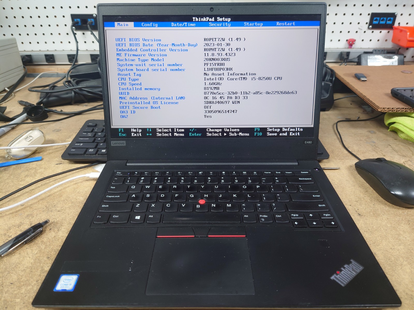 Lenovo ThinkPad E480 14″ FHD i5-8250U 8GB 256GB SSD No OS