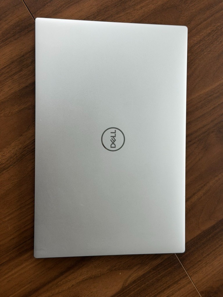 Dell XPS 9510 15.6″ 1TB , i9-11900H, 32GB RAM, NVIDIA 3050 Ti 4K Touchscreen