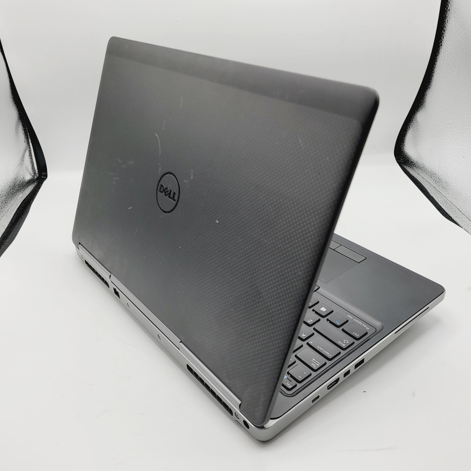 Dell Precision 7520 I7 7820HQ 32GB No HDD 15.6″ Radeon Pro 2GB – ***Boot to Bios