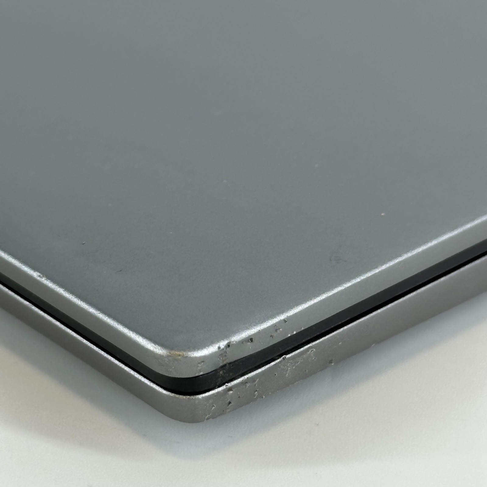 Dell Latitude 7440 14 Gray QHD+ TOUCH 1.9 GHz i7-1370P 32GB 256GB SSD Fair
